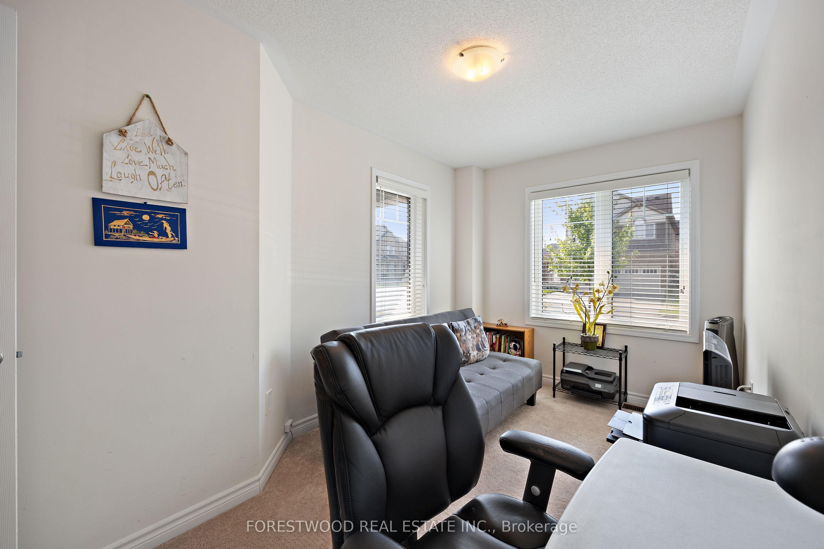 93 Enford Crescent Property Photo 3
