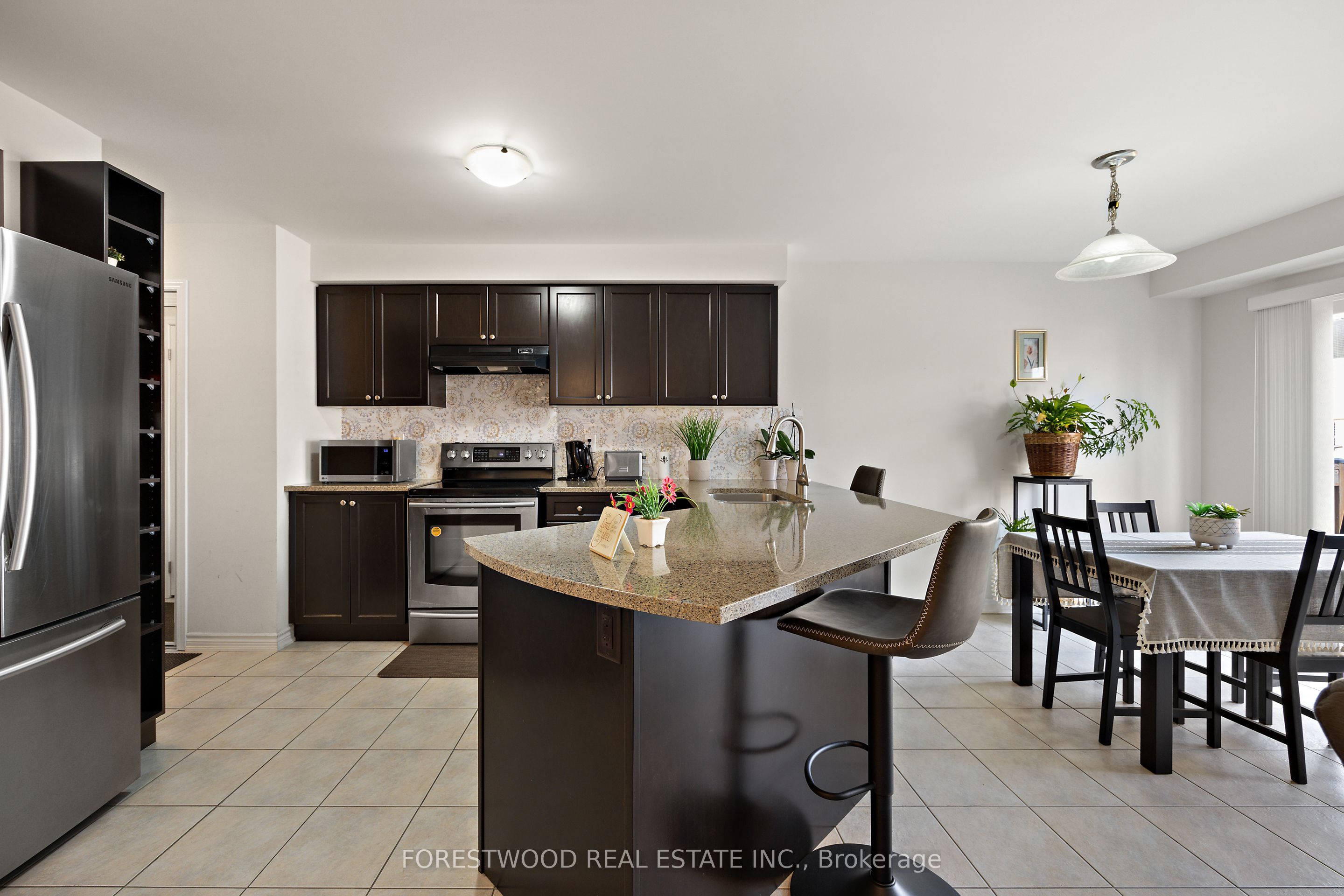 93 Enford Crescent Property Photo 8