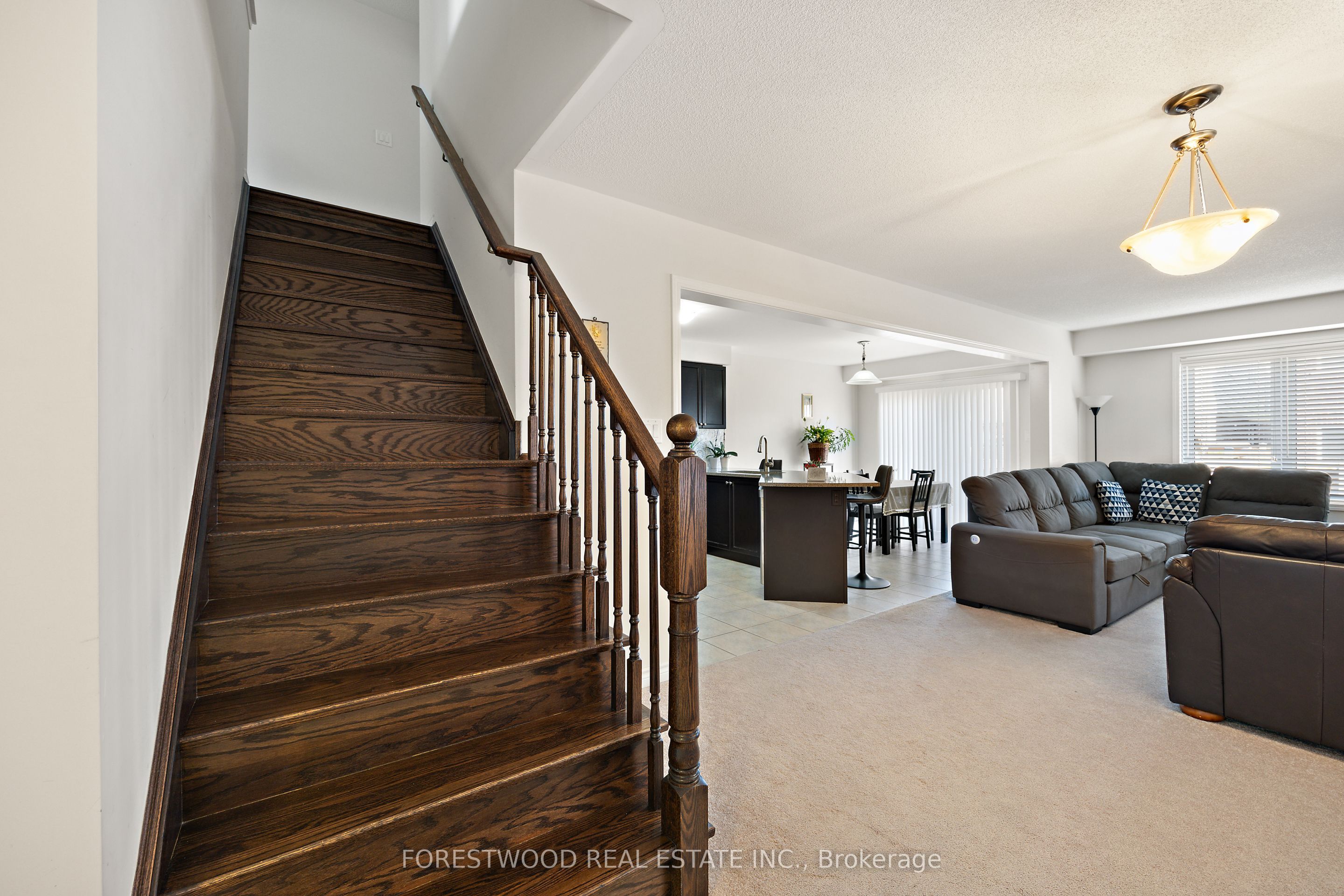 93 Enford Crescent Property Photo 11