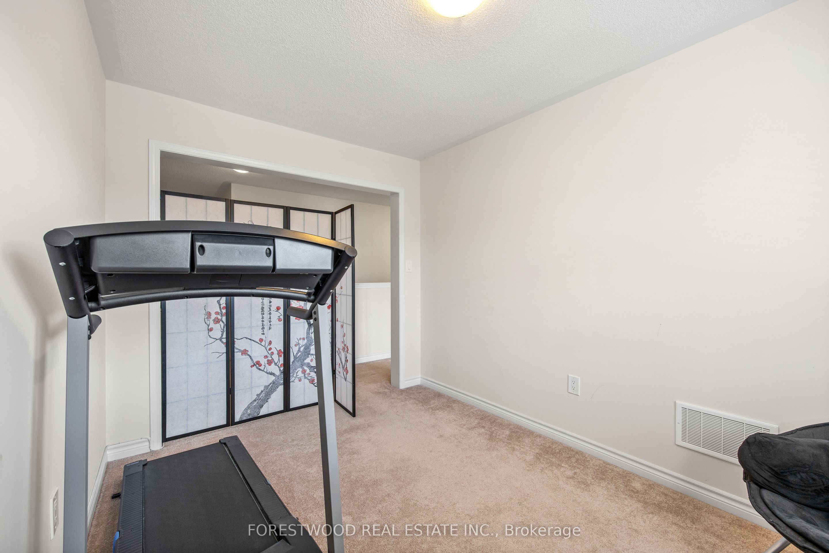 93 Enford Crescent Property Photo 16
