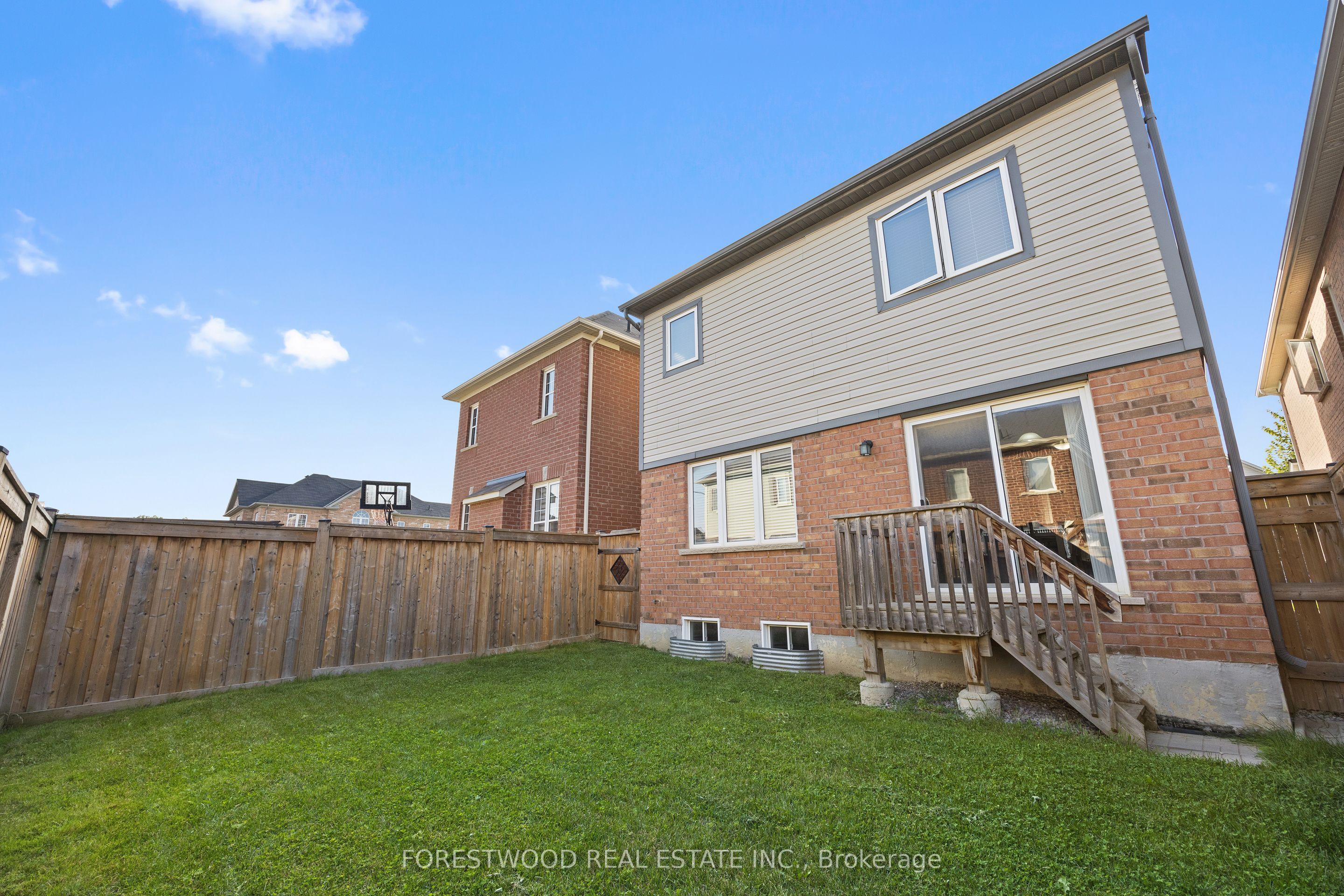 93 Enford Crescent Property Photo 21