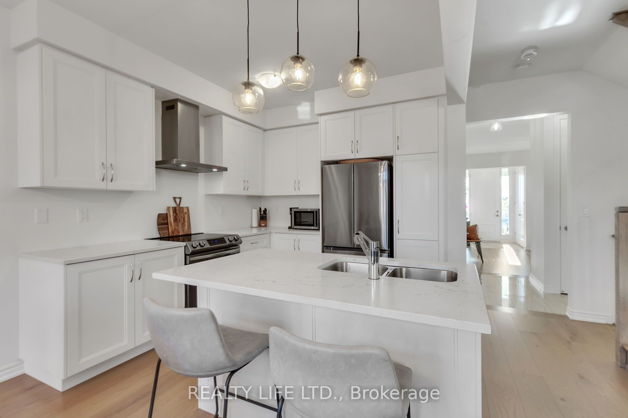 484 Thornborrow Court Property Photo 8