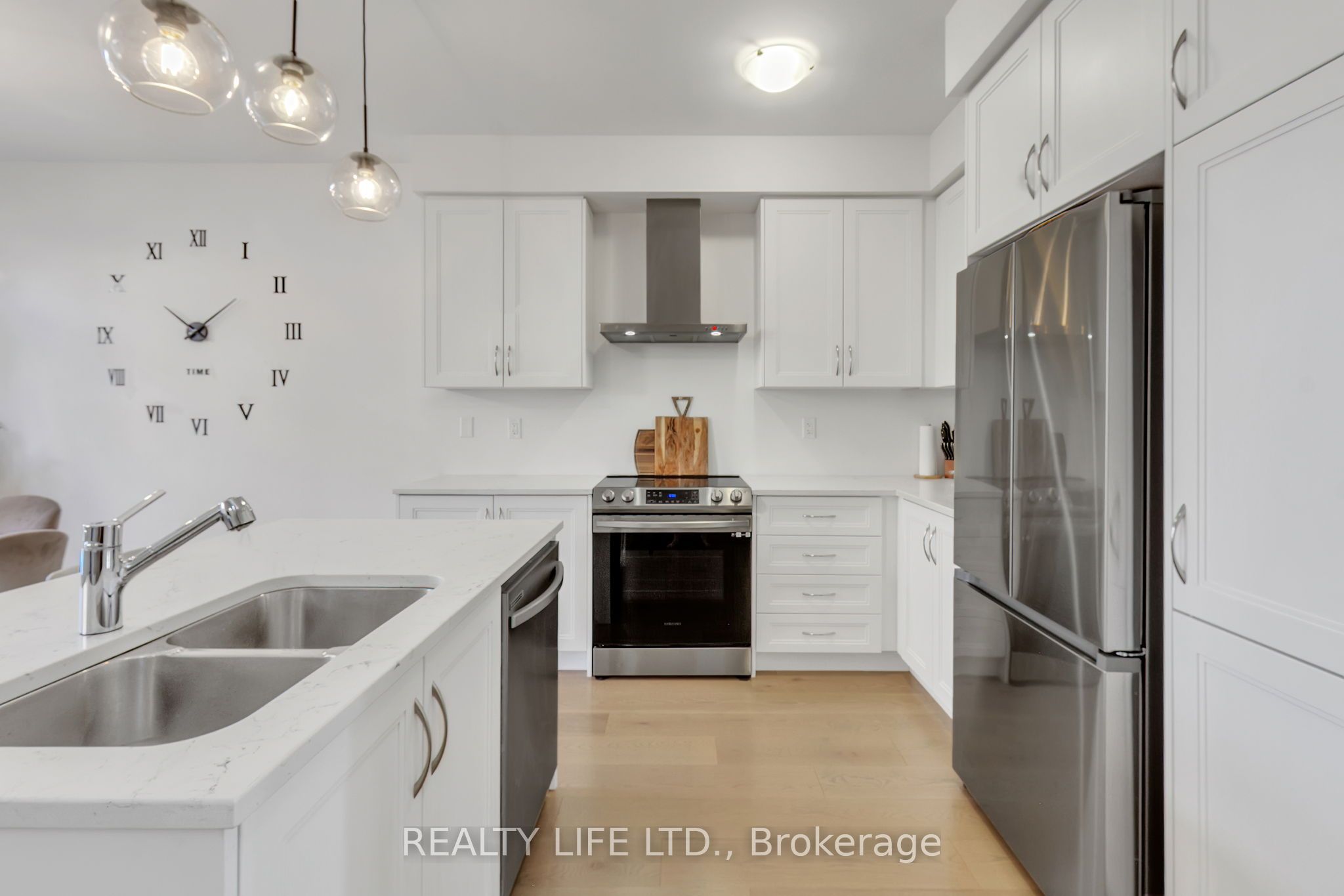 484 Thornborrow Court Property Photo 10