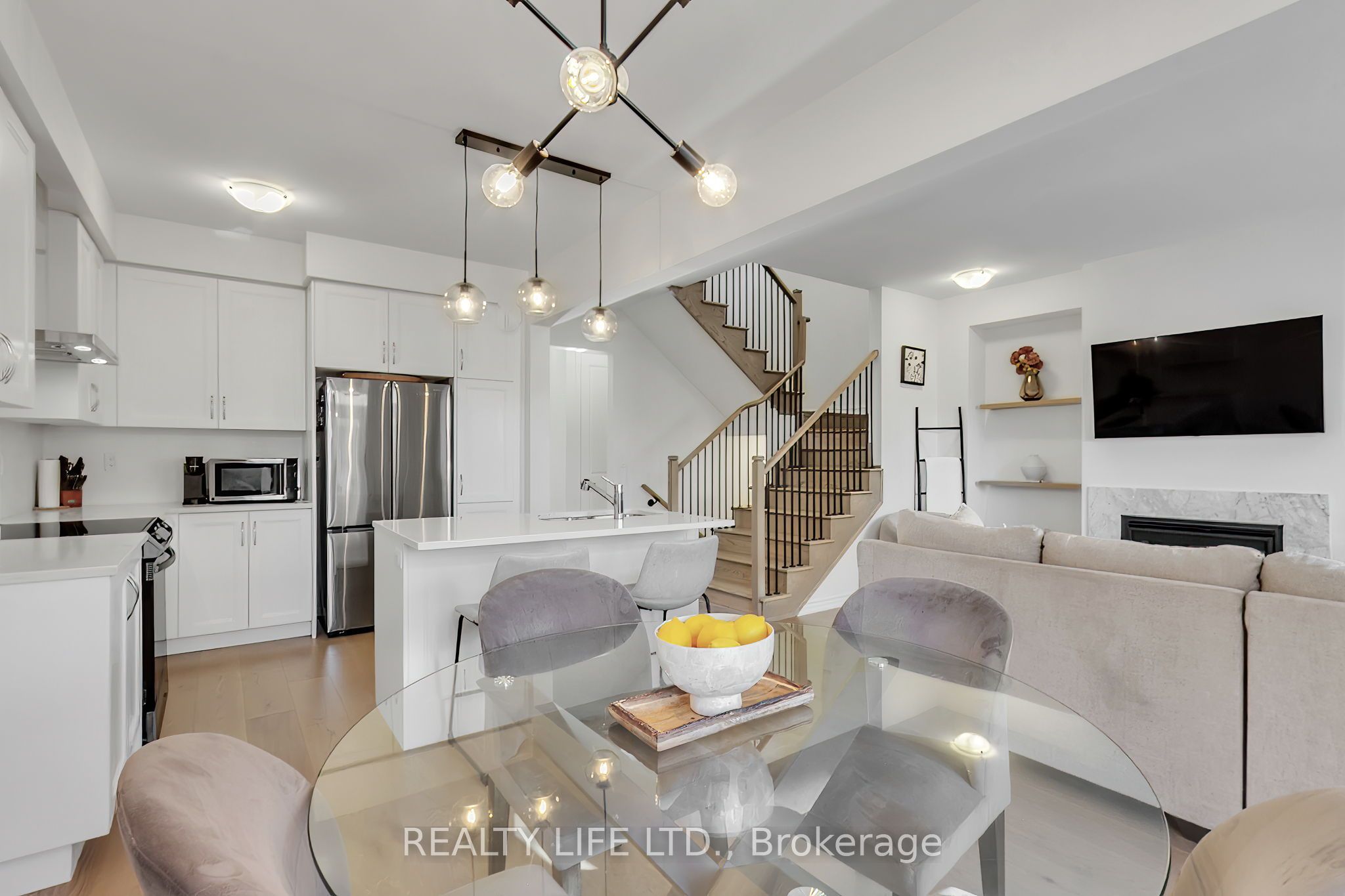 484 Thornborrow Court Property Photo 11