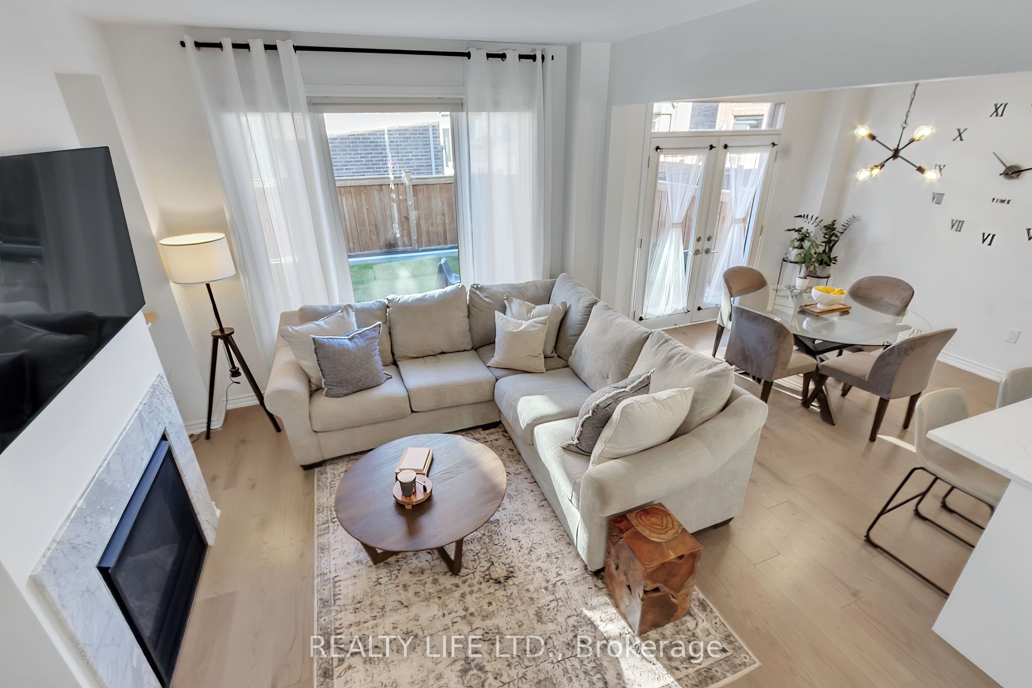 484 Thornborrow Court Property Photo 13