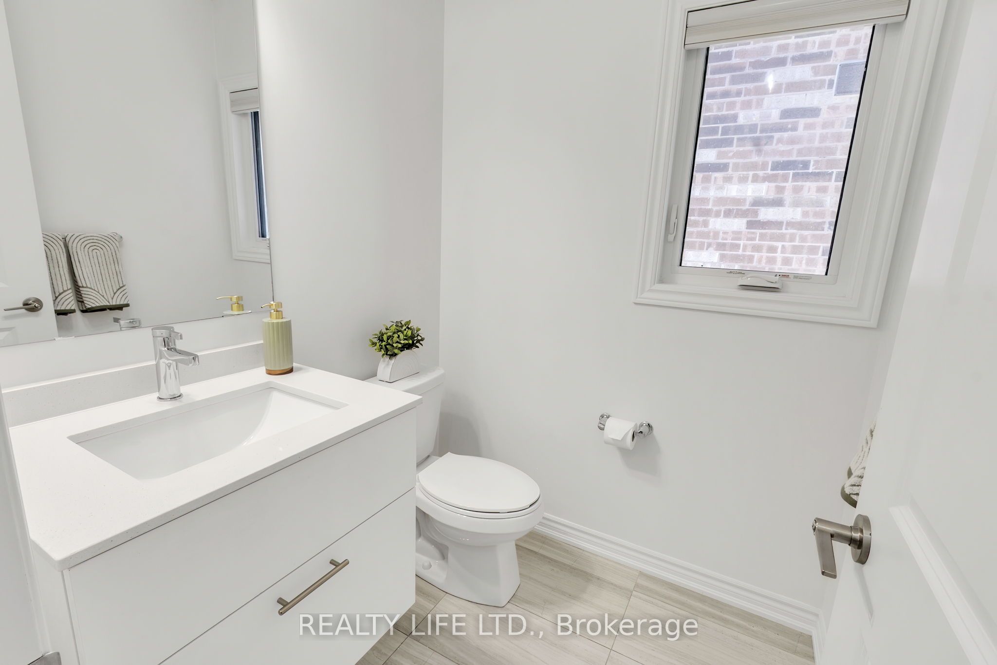 484 Thornborrow Court Property Photo 14