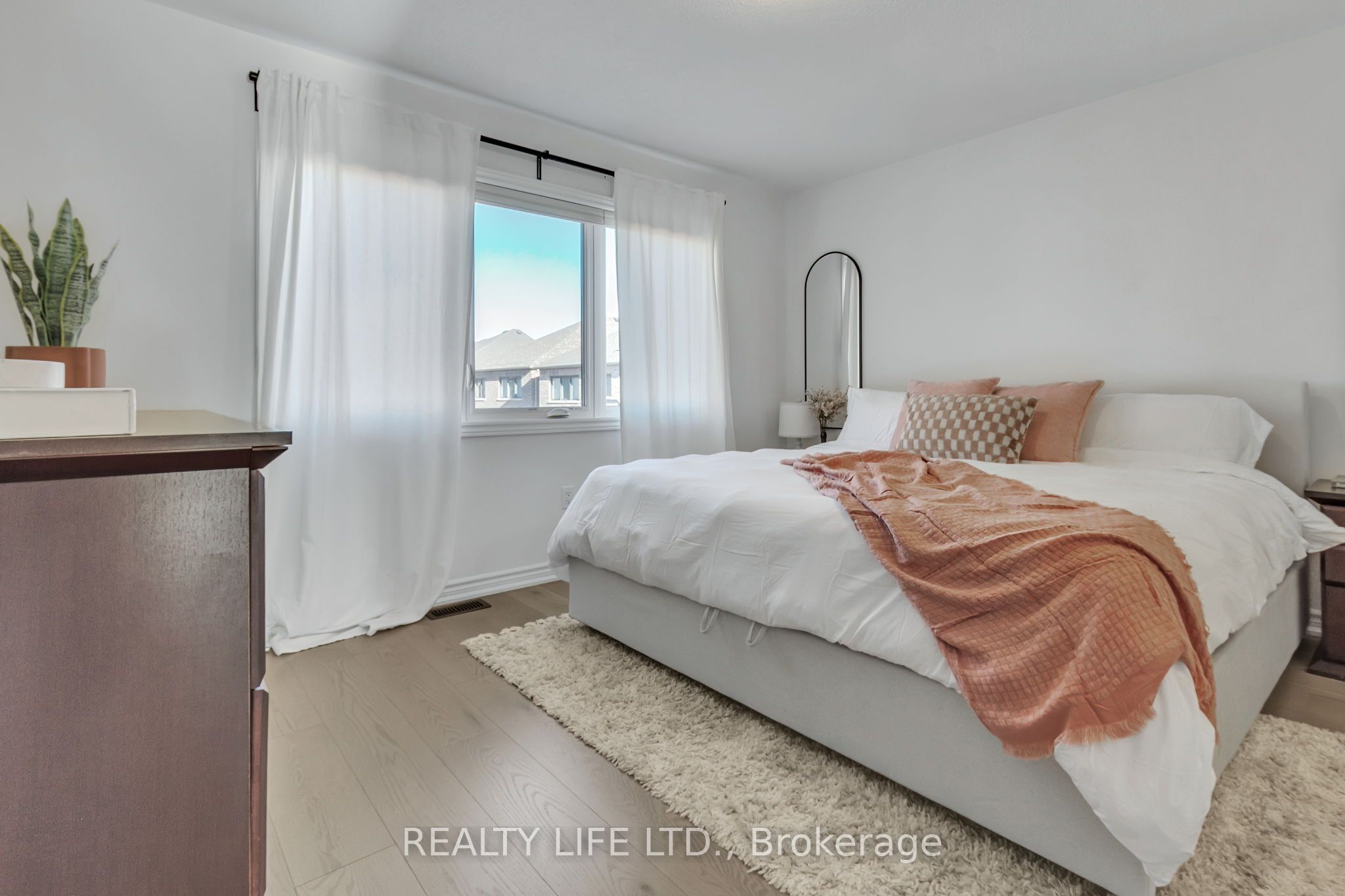 484 Thornborrow Court Property Photo 16
