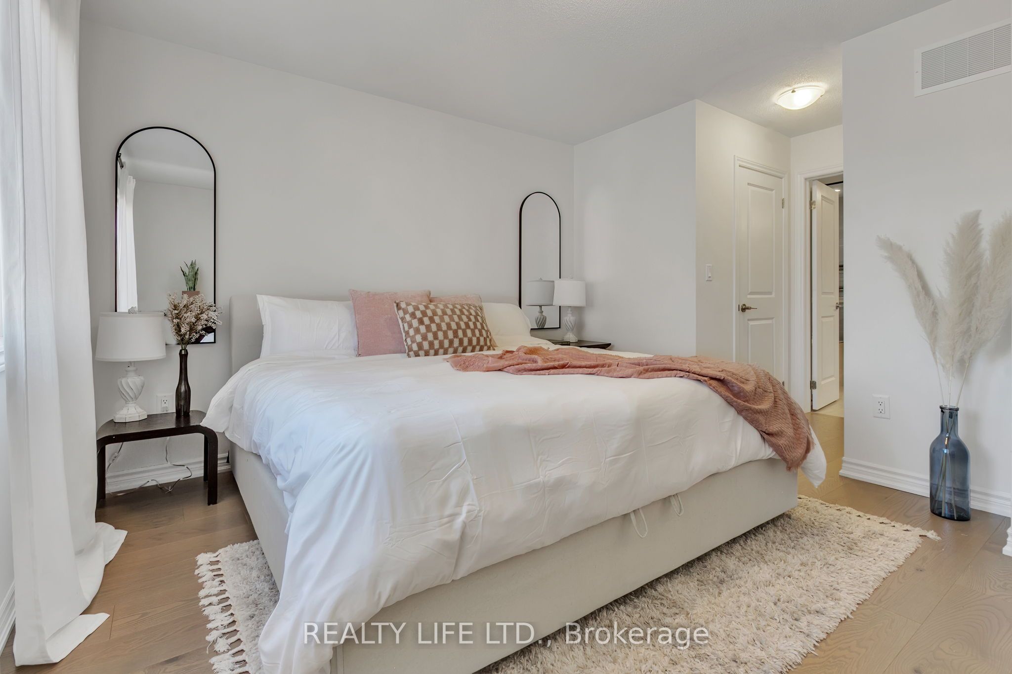 484 Thornborrow Court Property Photo 17