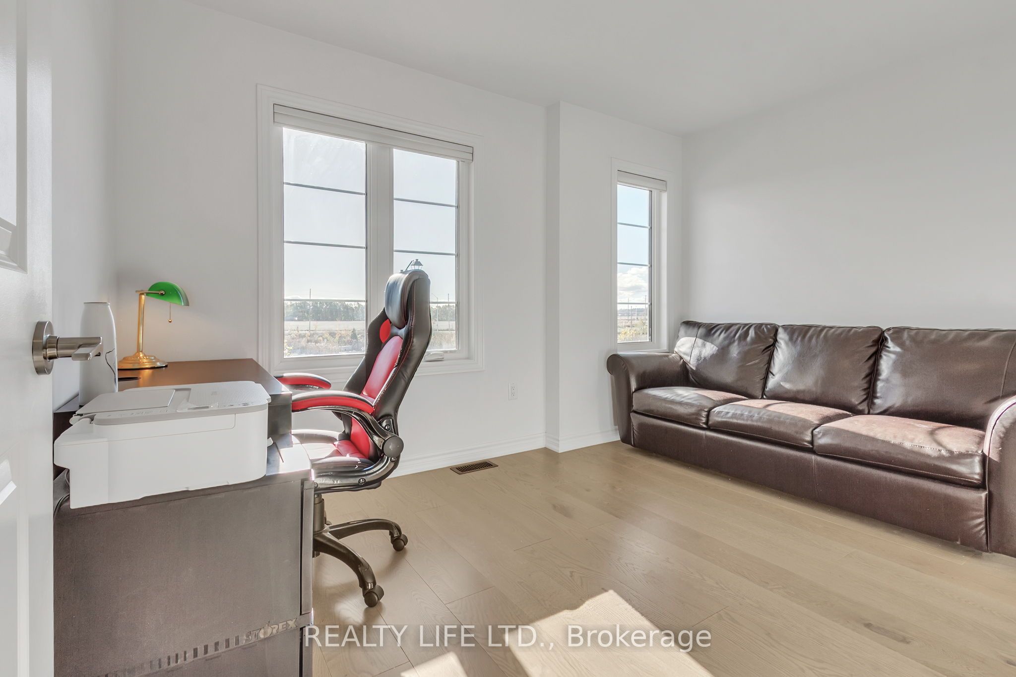 484 Thornborrow Court Property Photo 22