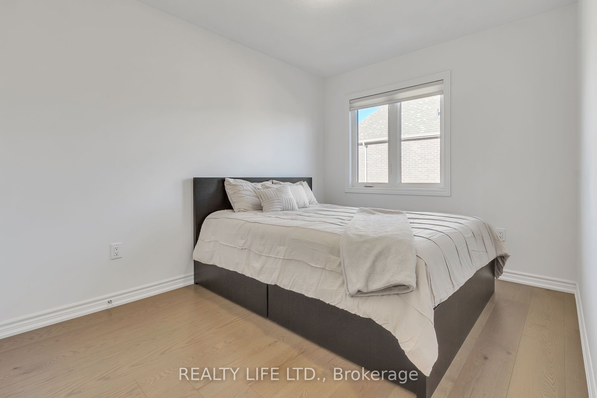 484 Thornborrow Court Property Photo 23
