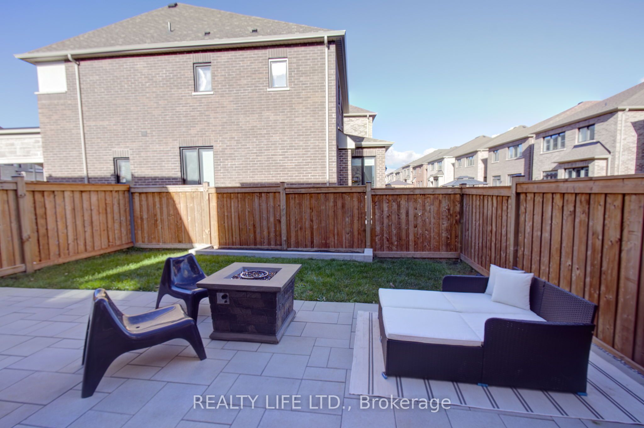 484 Thornborrow Court Property Photo 28