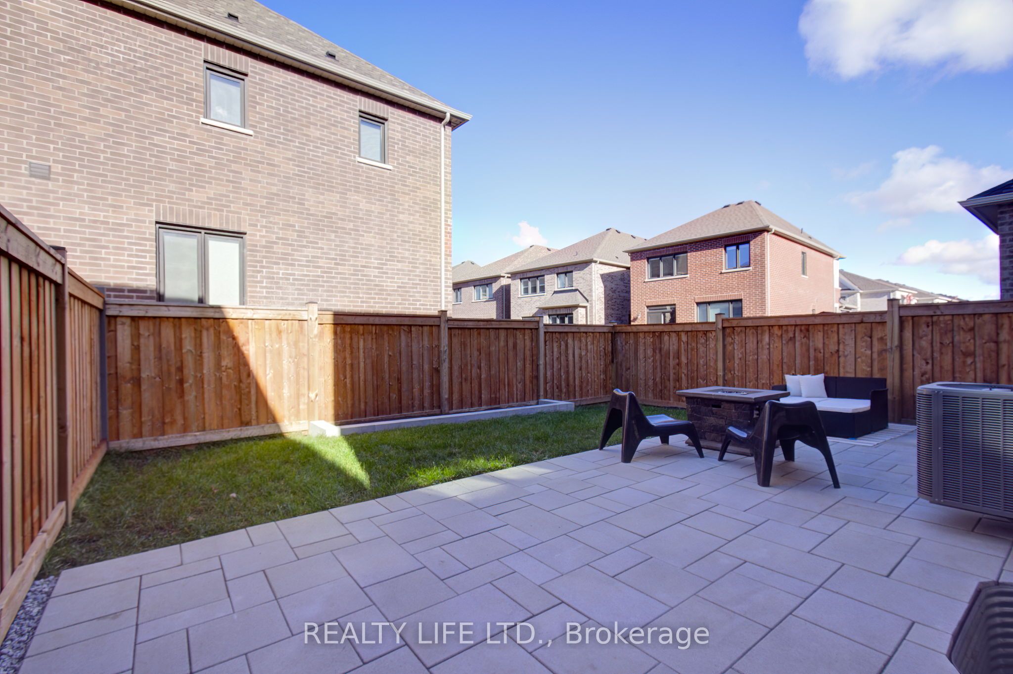 484 Thornborrow Court Property Photo 29