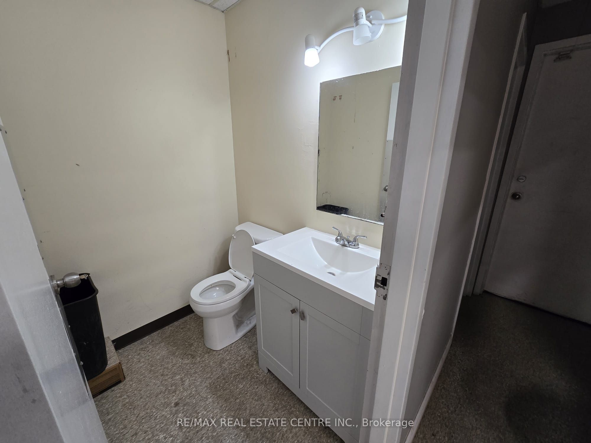 #unit 3 - 30 A Kennedy Road Property Photo 8