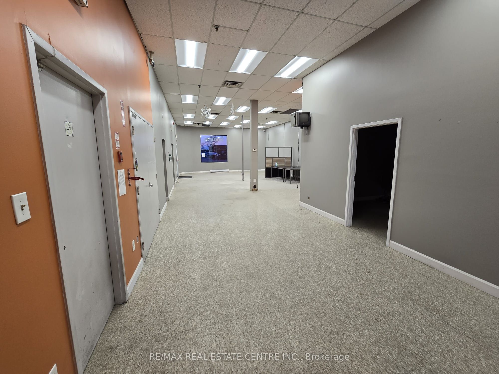#unit 3 - 30 A Kennedy Road Property Photo 9