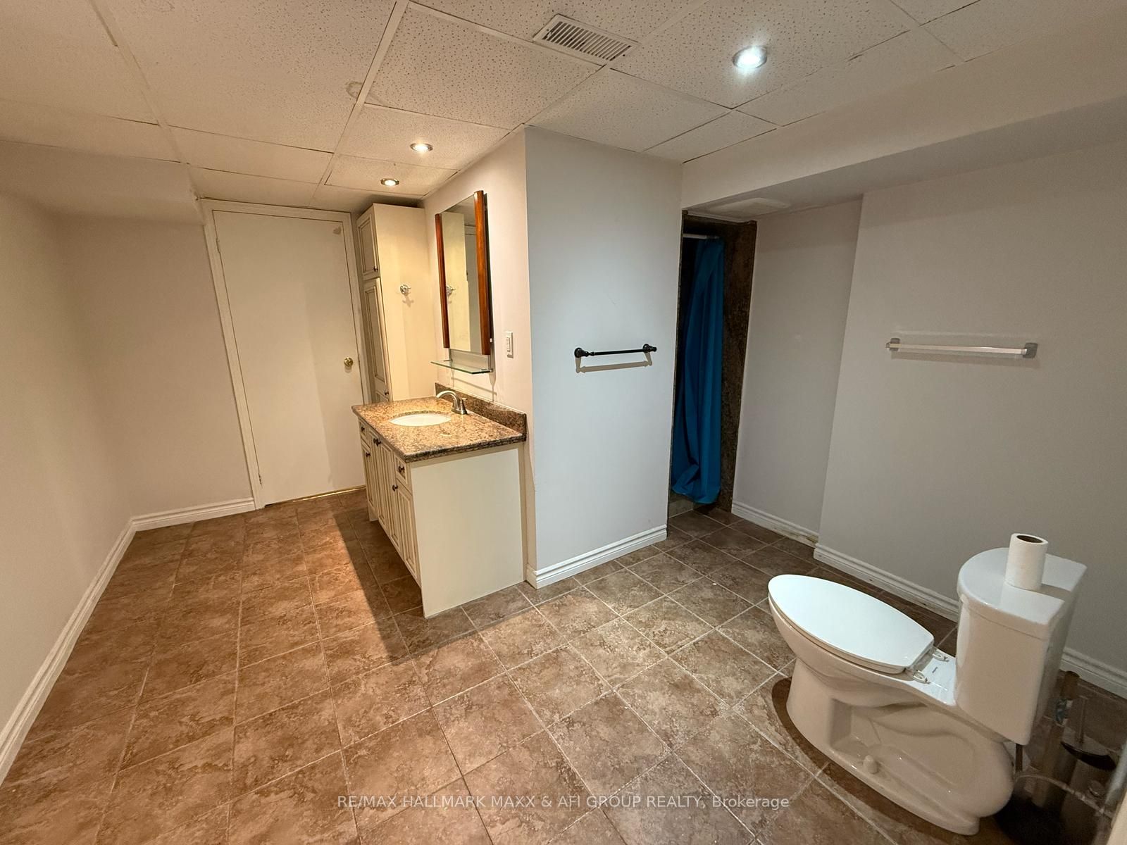 1007 Earl Crescent Property Photo 45