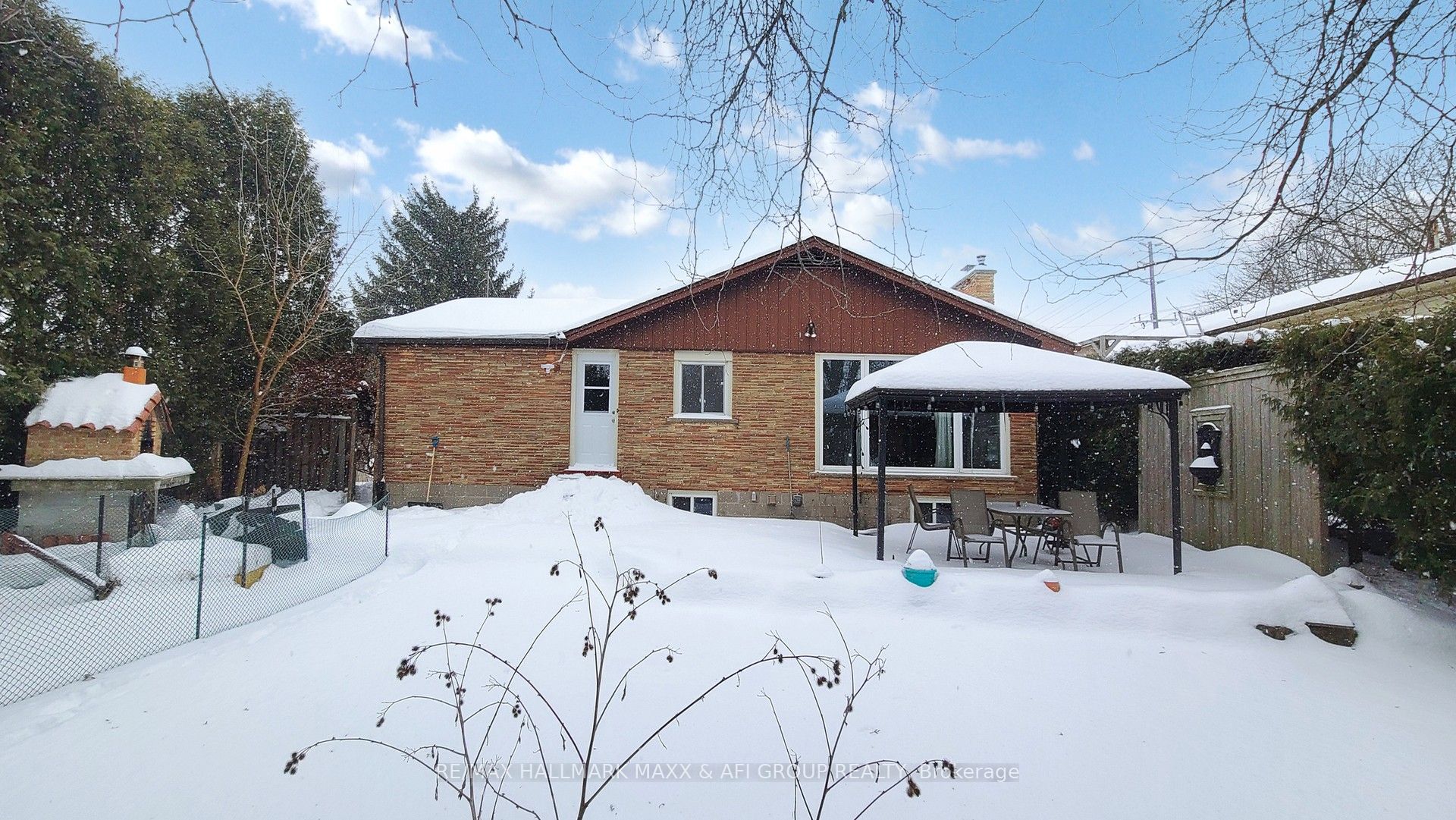 1007 Earl Crescent Property Photo 48