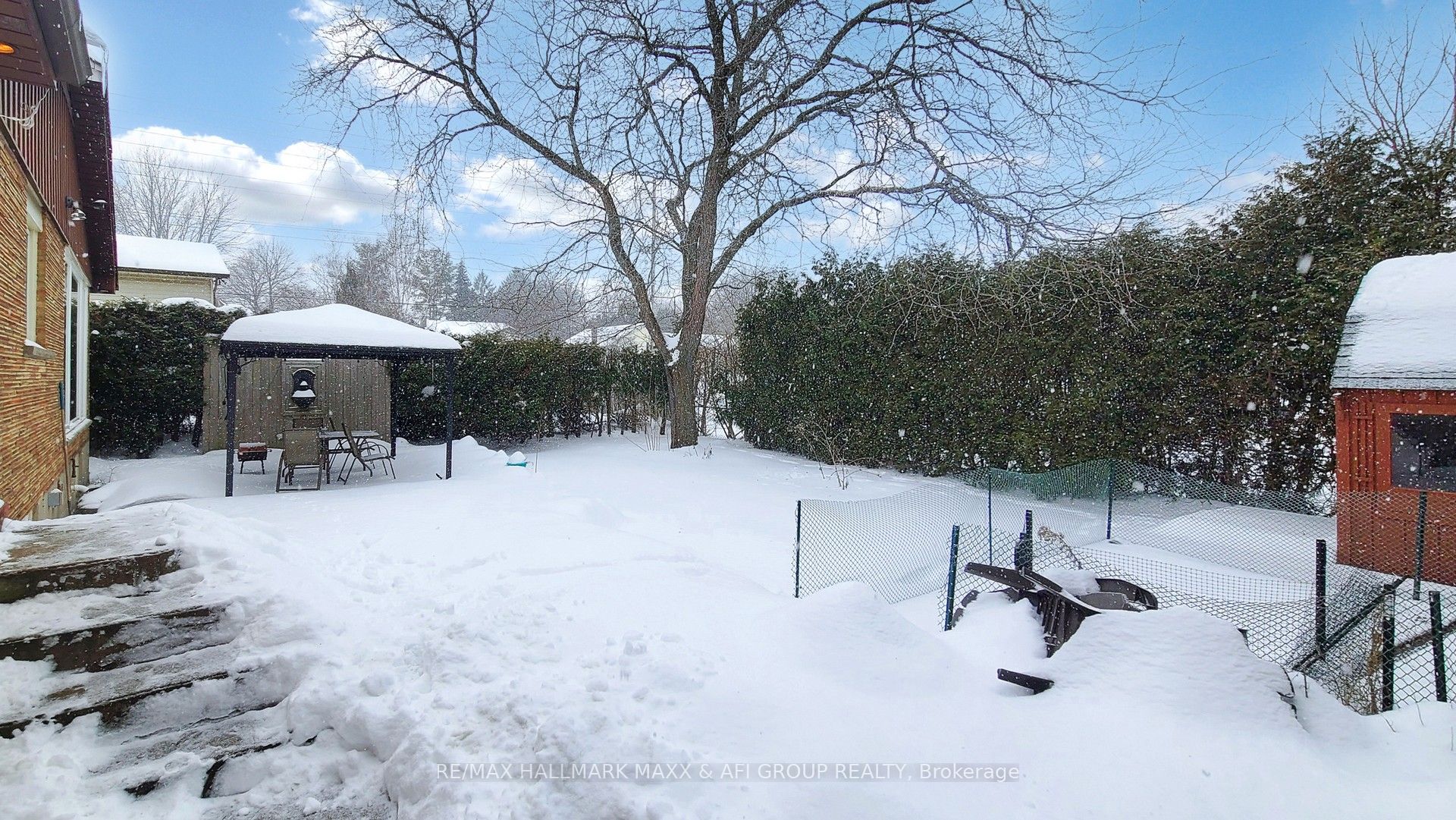 1007 Earl Crescent Property Photo 49