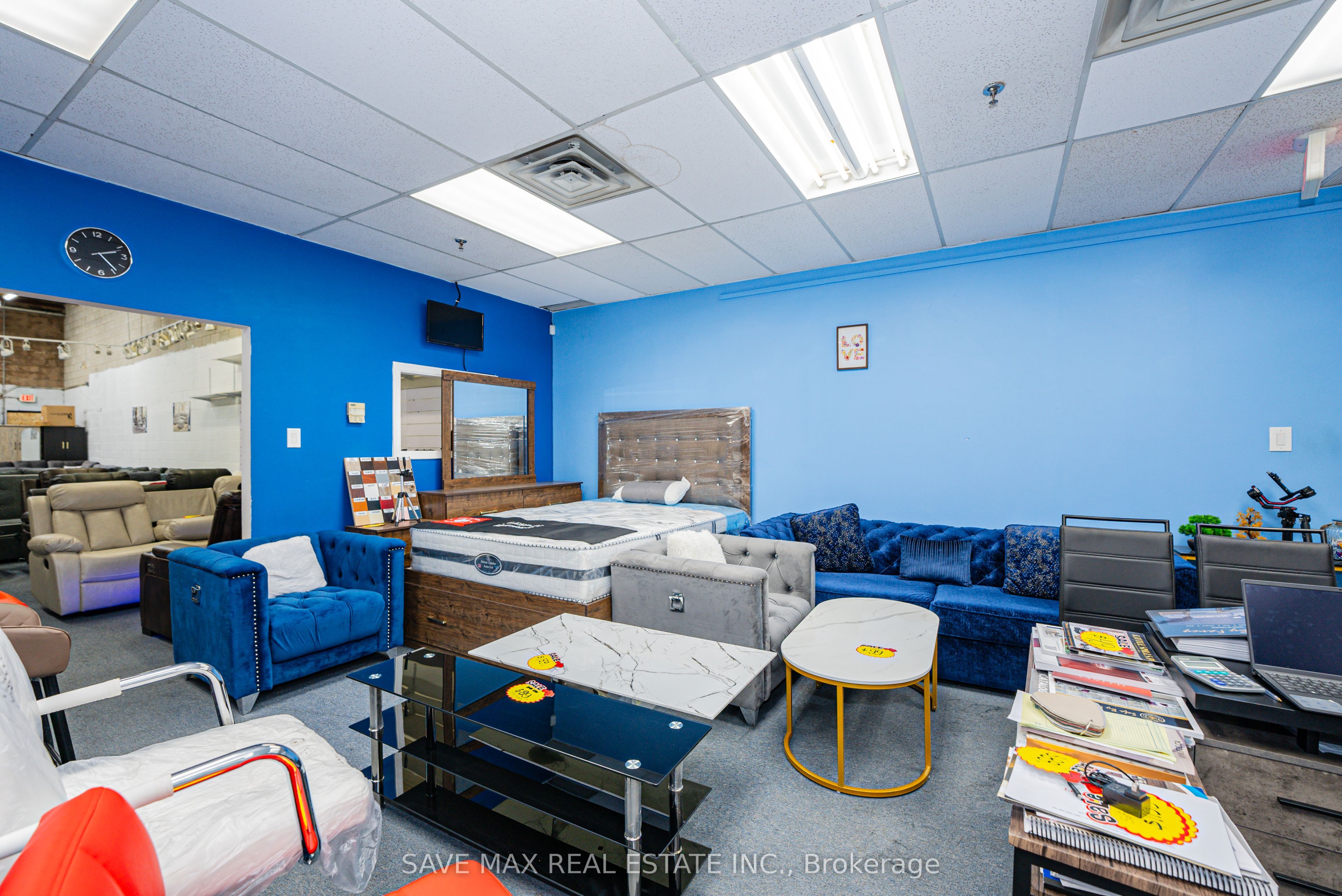 #unit#13 - 980 Pacific Gate Property Photo 3