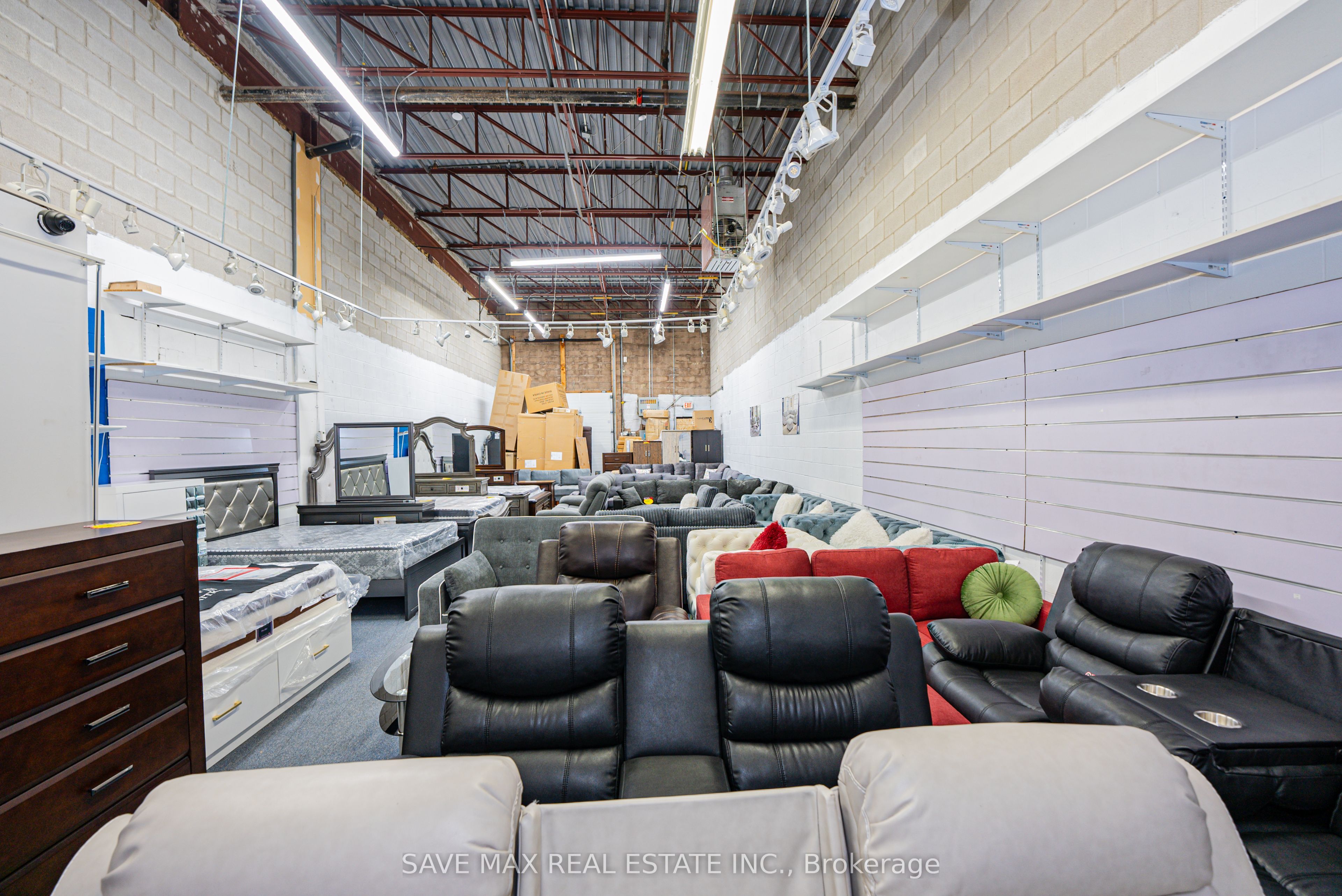 #unit#13 - 980 Pacific Gate Property Photo 8