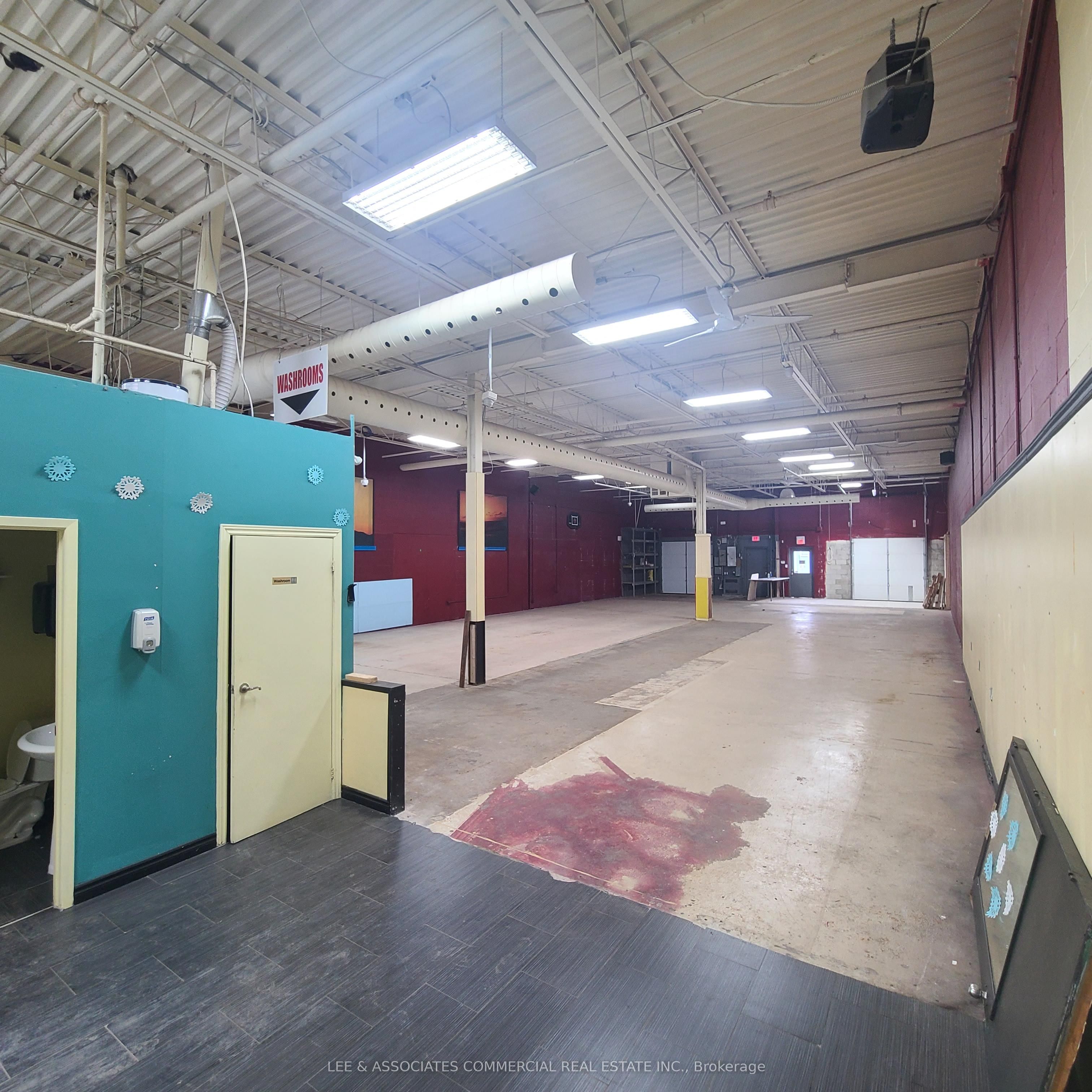525-527 Main Street Property Photo 9