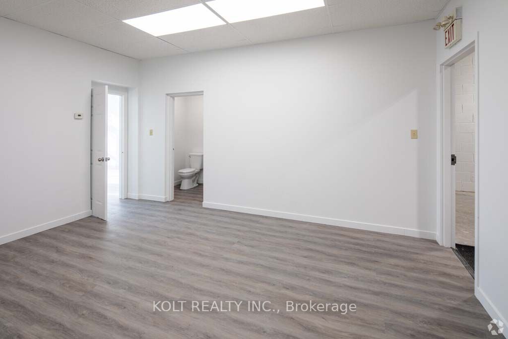 #12 - 1040 Martin Grove Road Property Photo 6