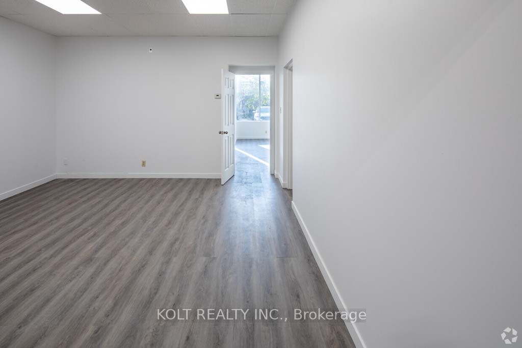#12 - 1040 Martin Grove Road Property Photo 7