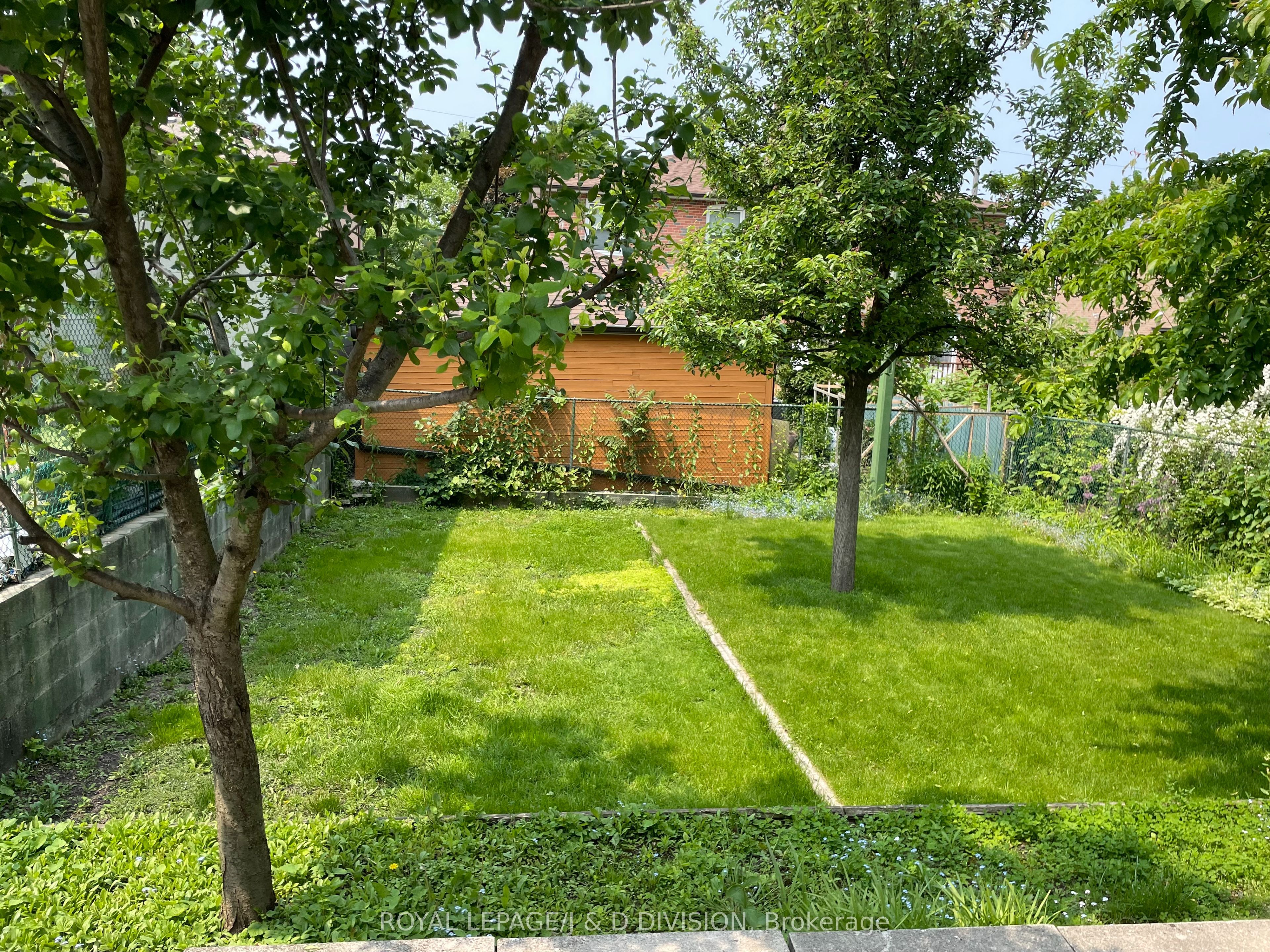 51 Edinborough Court Property Photo 3