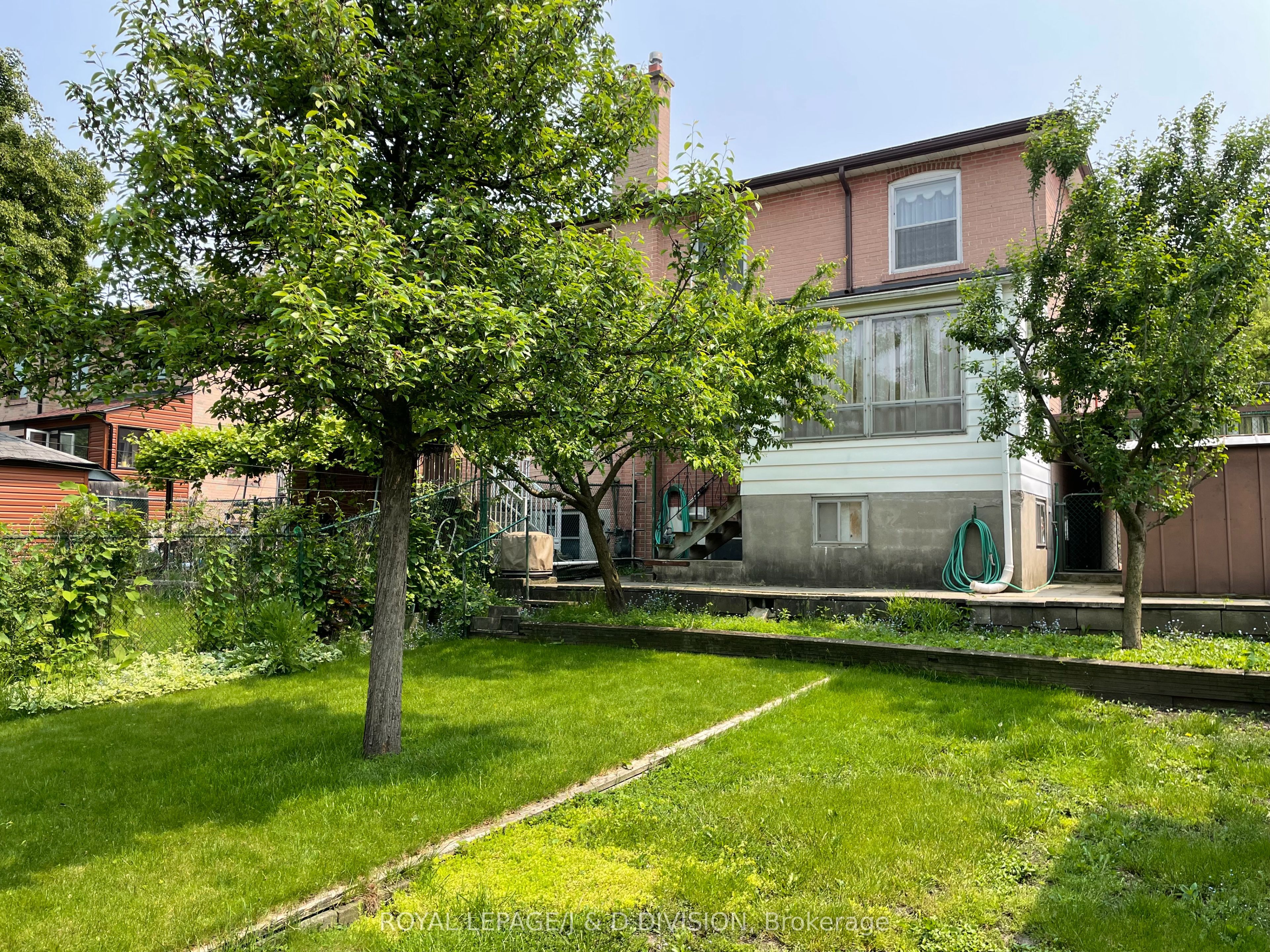 51 Edinborough Court Property Photo 4