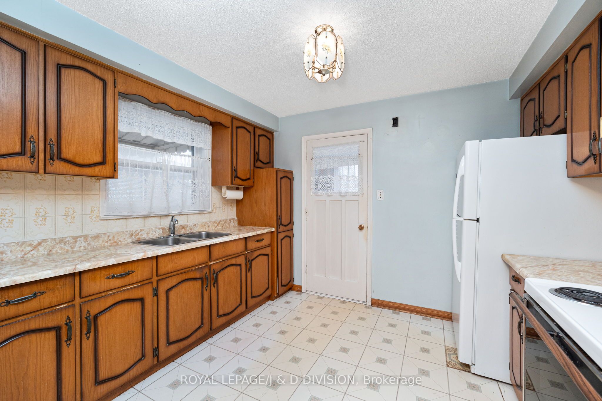 51 Edinborough Court Property Photo 10