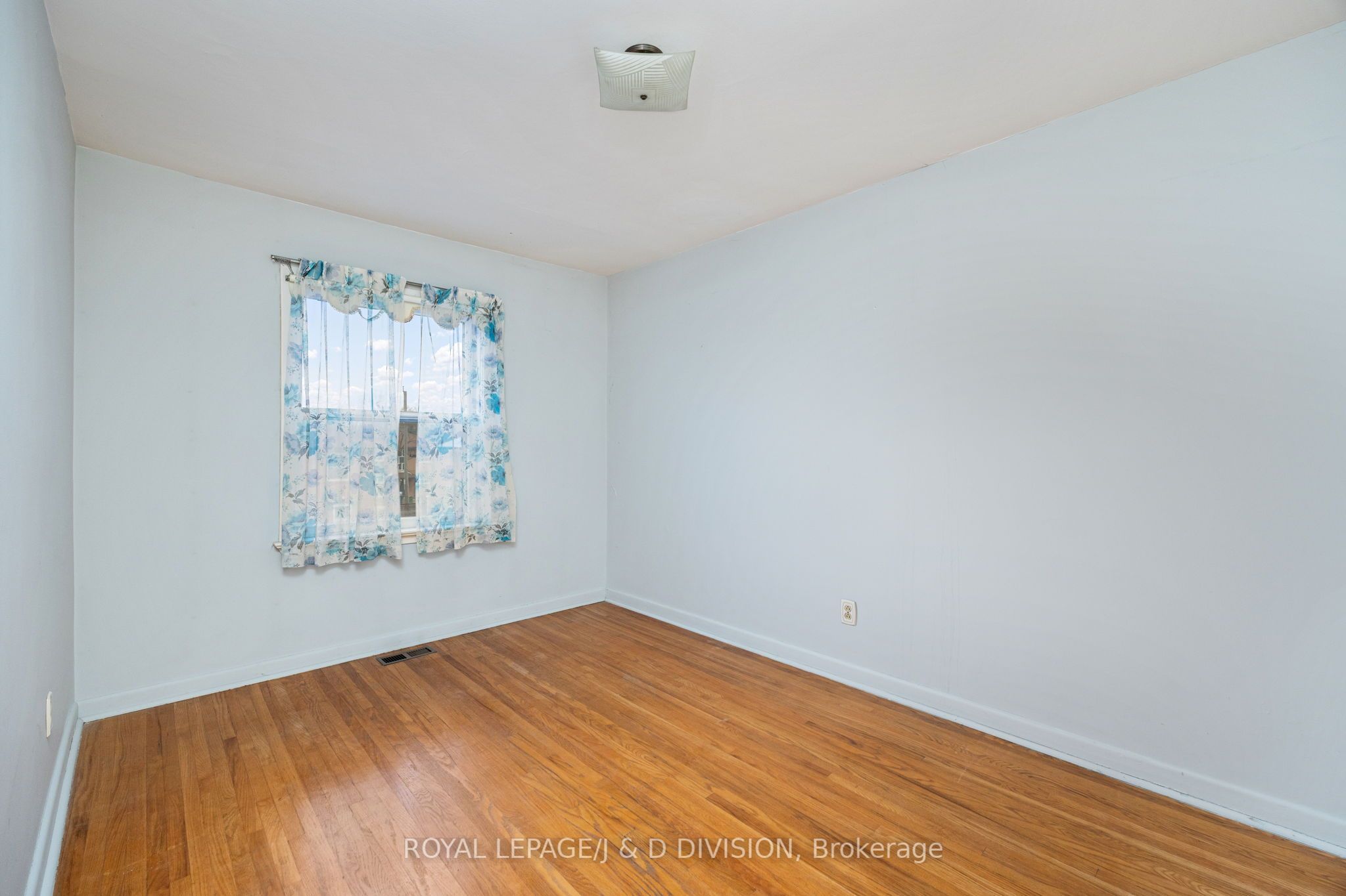 51 Edinborough Court Property Photo 18