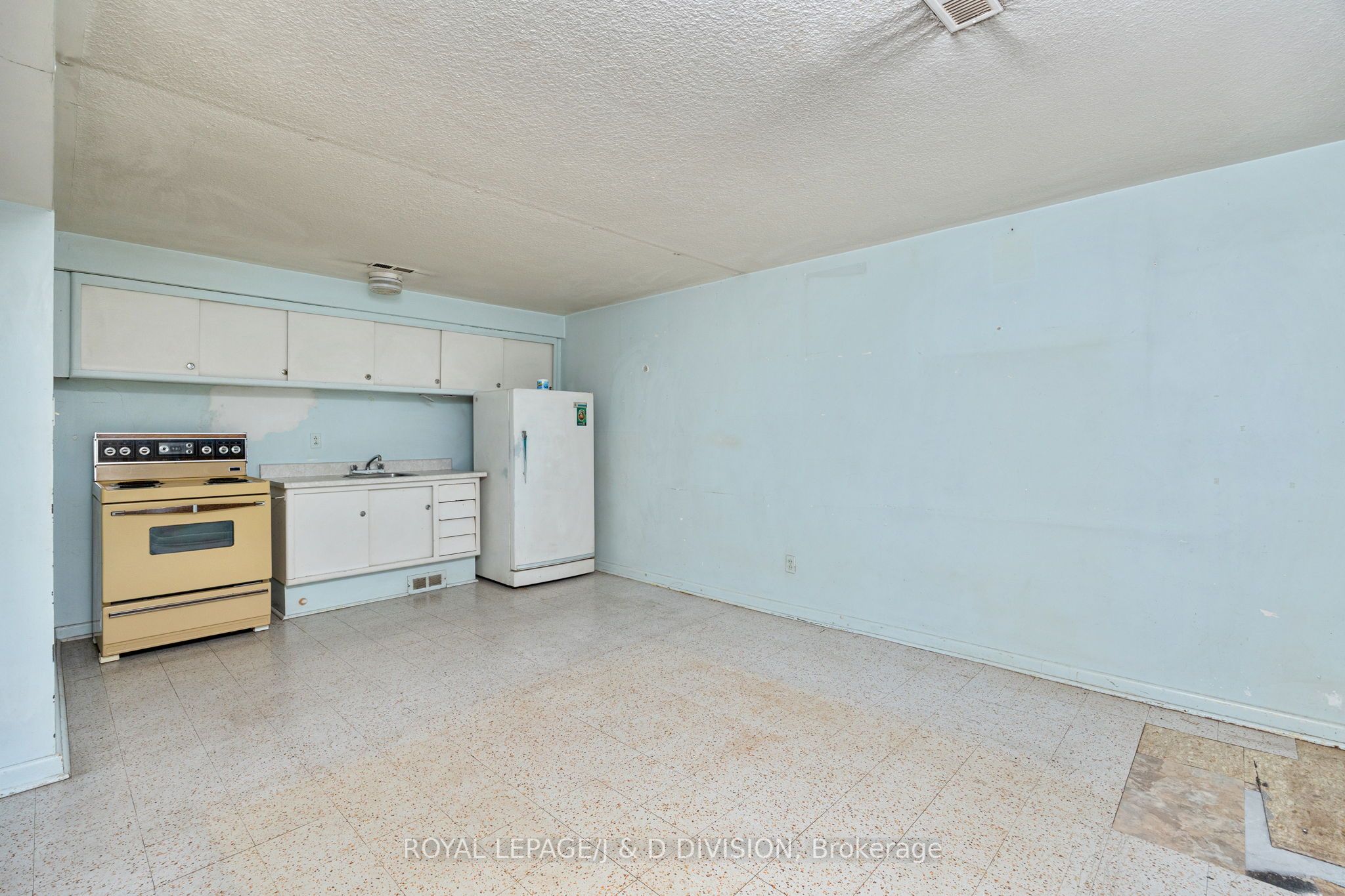 51 Edinborough Court Property Photo 22