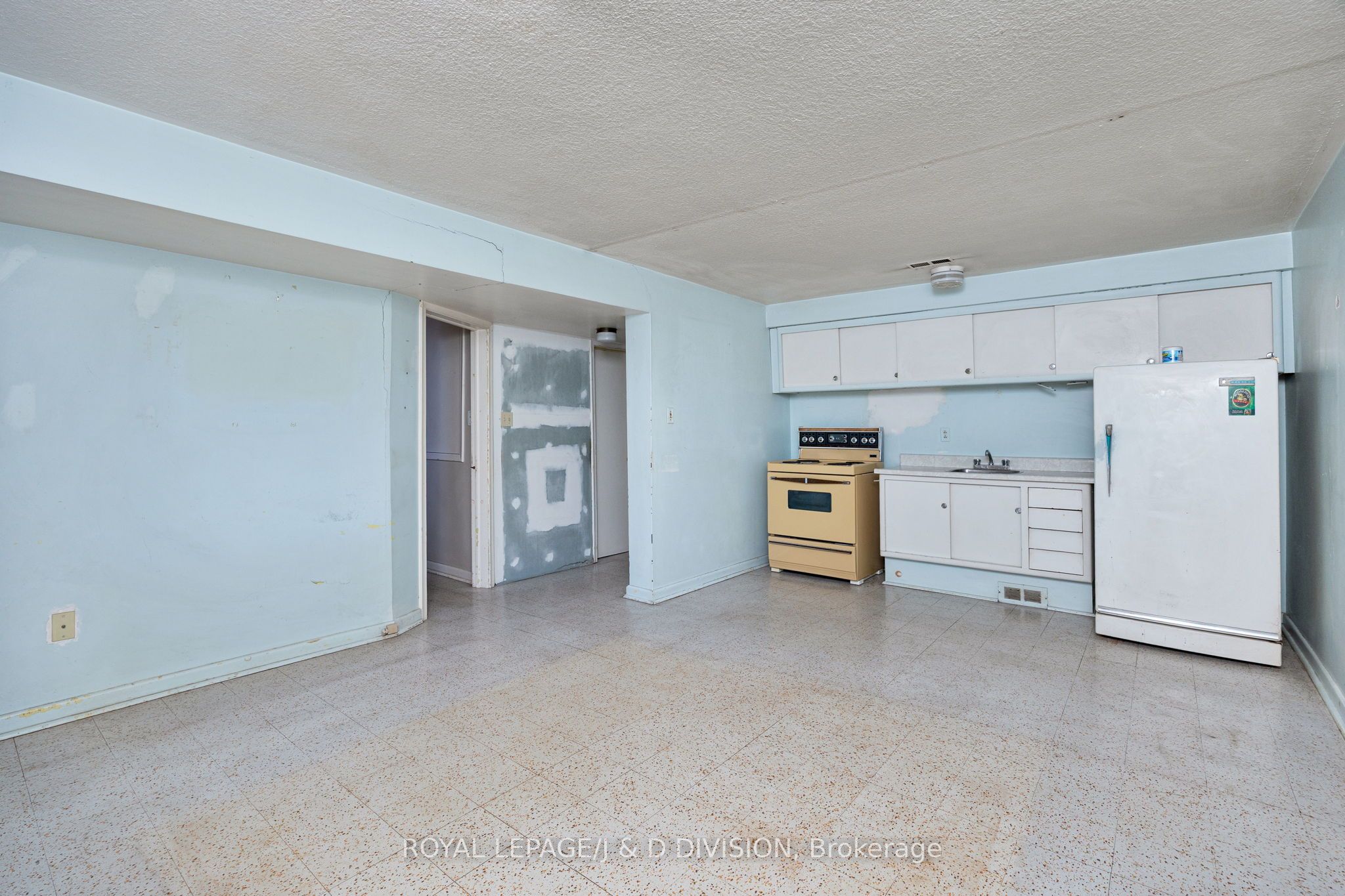 51 Edinborough Court Property Photo 23