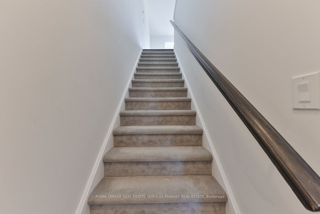 #10 - 2160 Trafalgar Road Property Photo 25