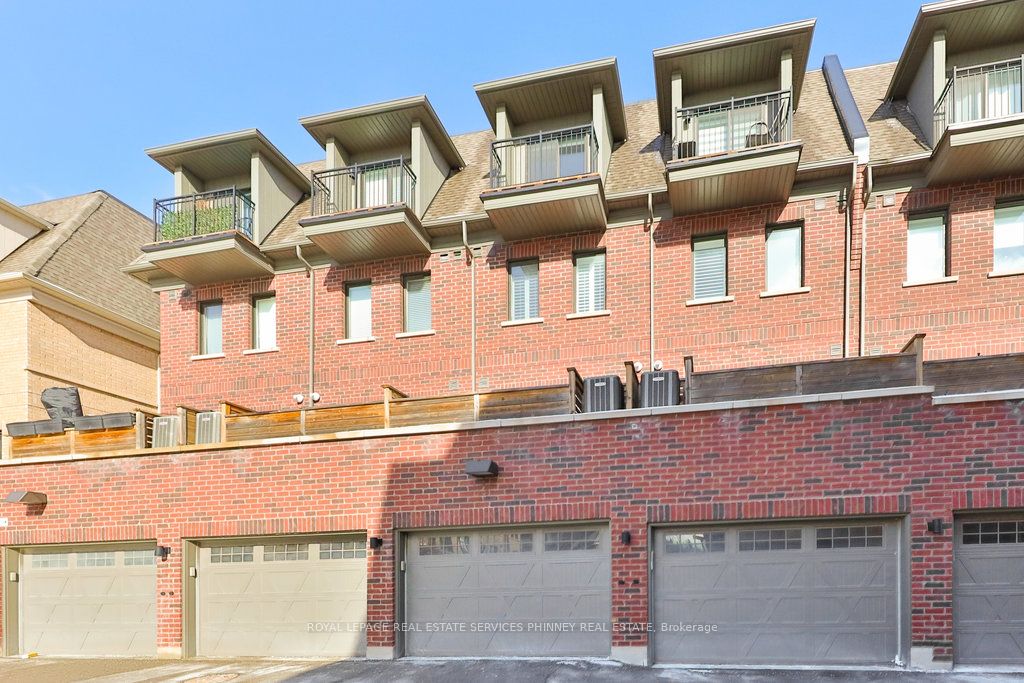 #10 - 2160 Trafalgar Road Property Photo 27