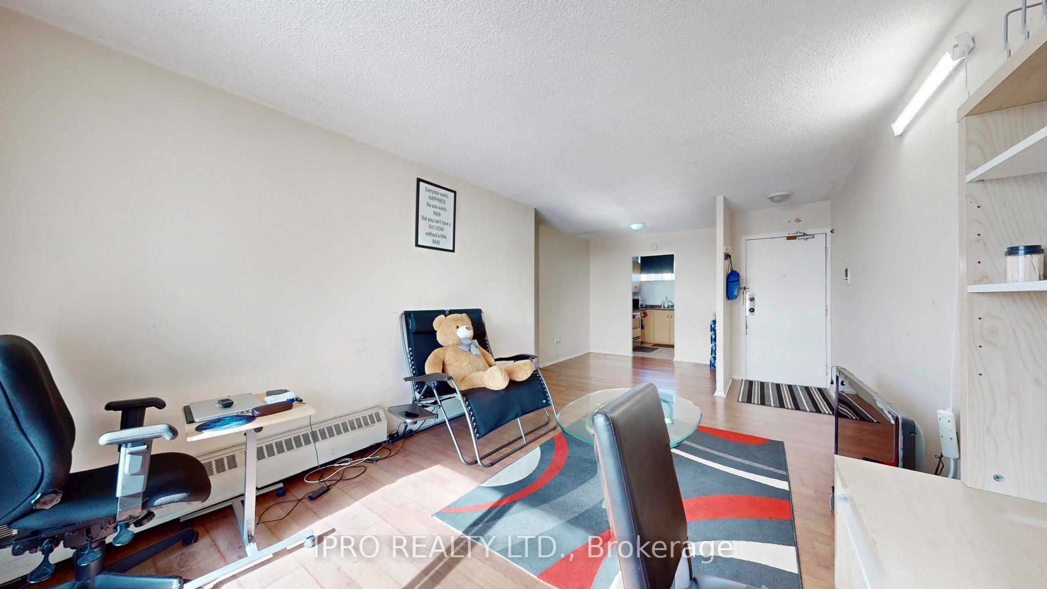 #637 - 4645 Jane Street Property Photo 4