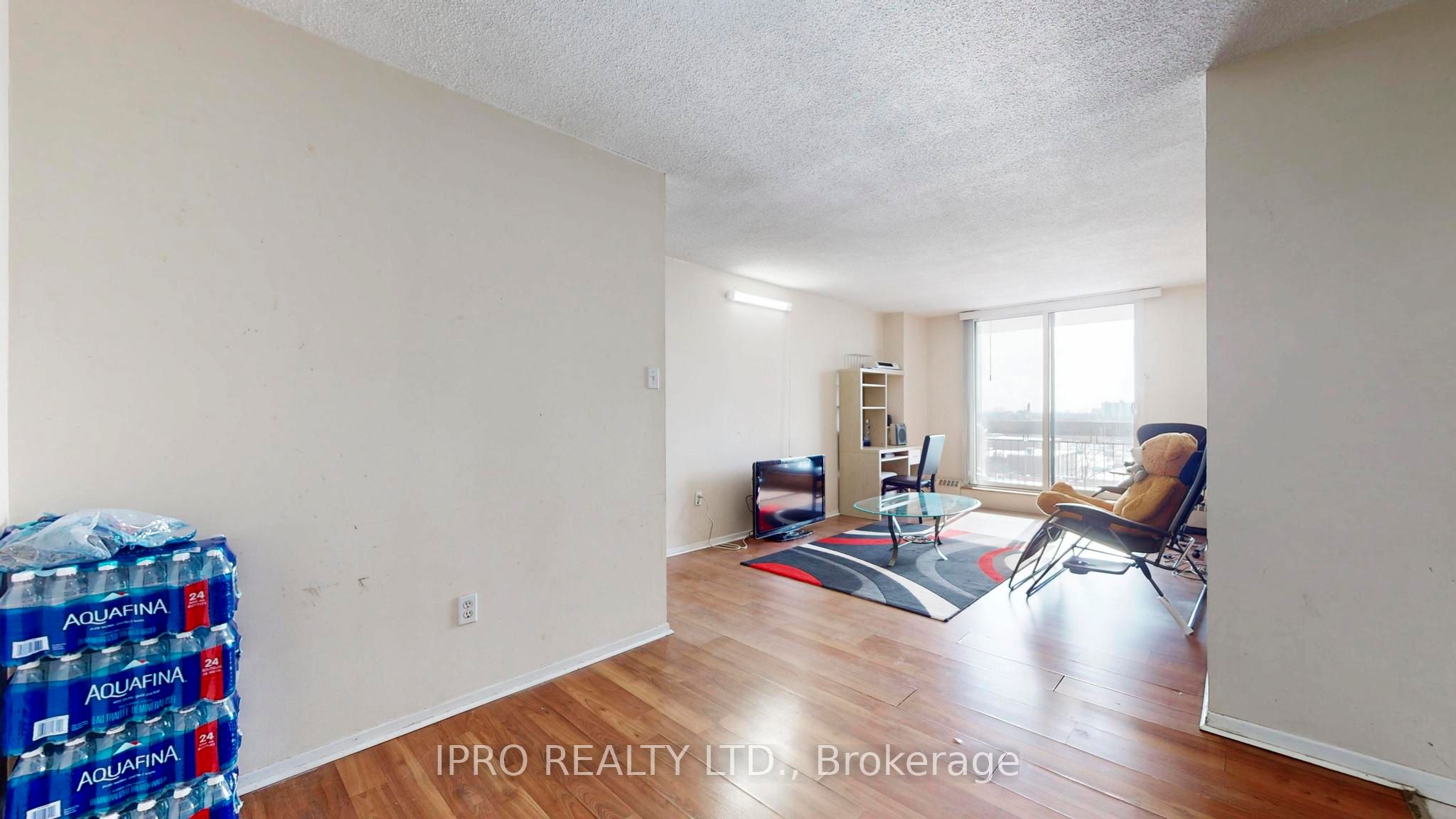 #637 - 4645 Jane Street Property Photo 7