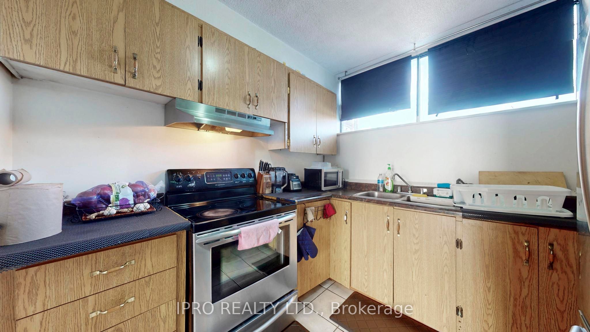 #637 - 4645 Jane Street Property Photo 10
