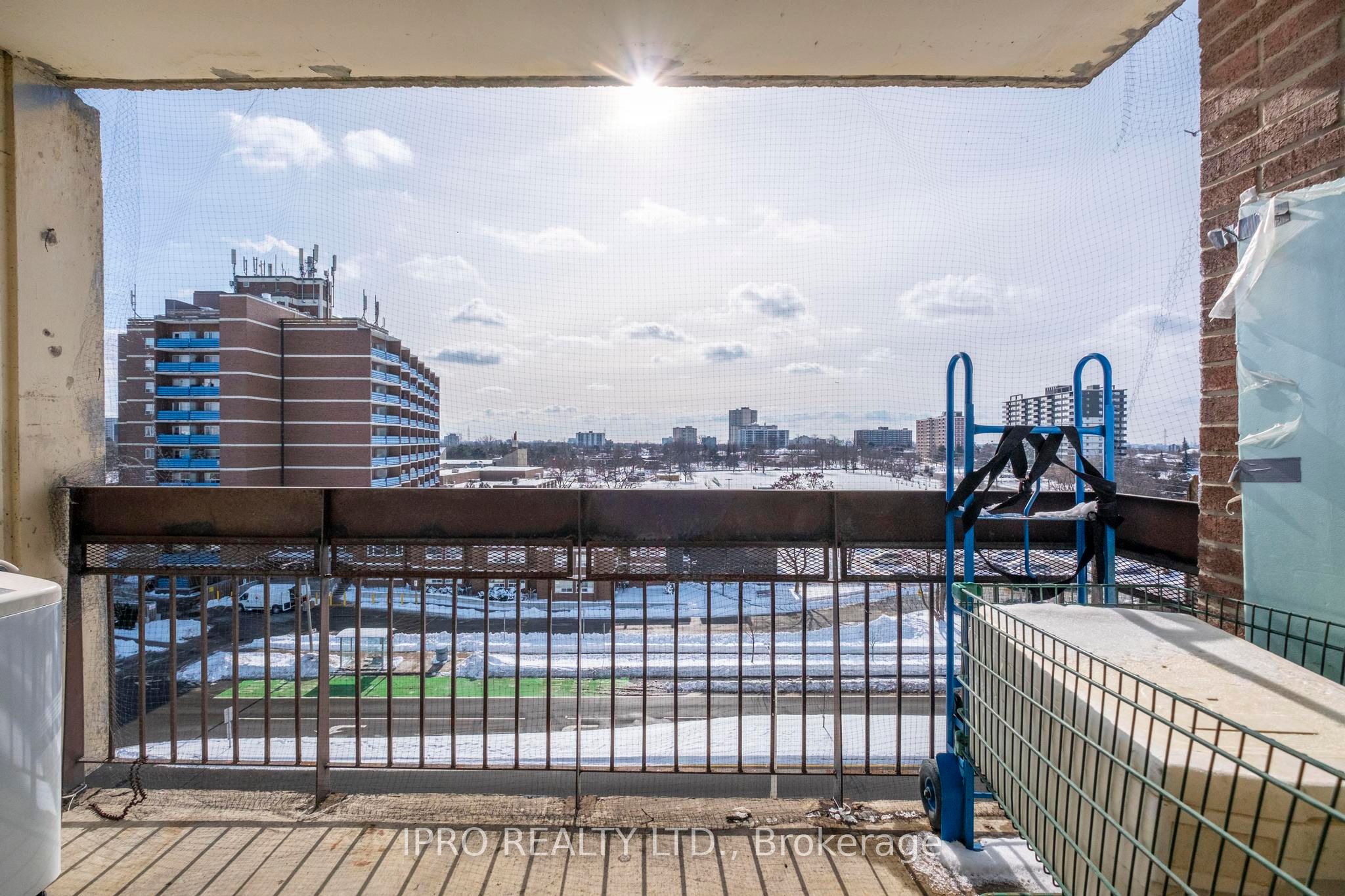 #637 - 4645 Jane Street Property Photo 17