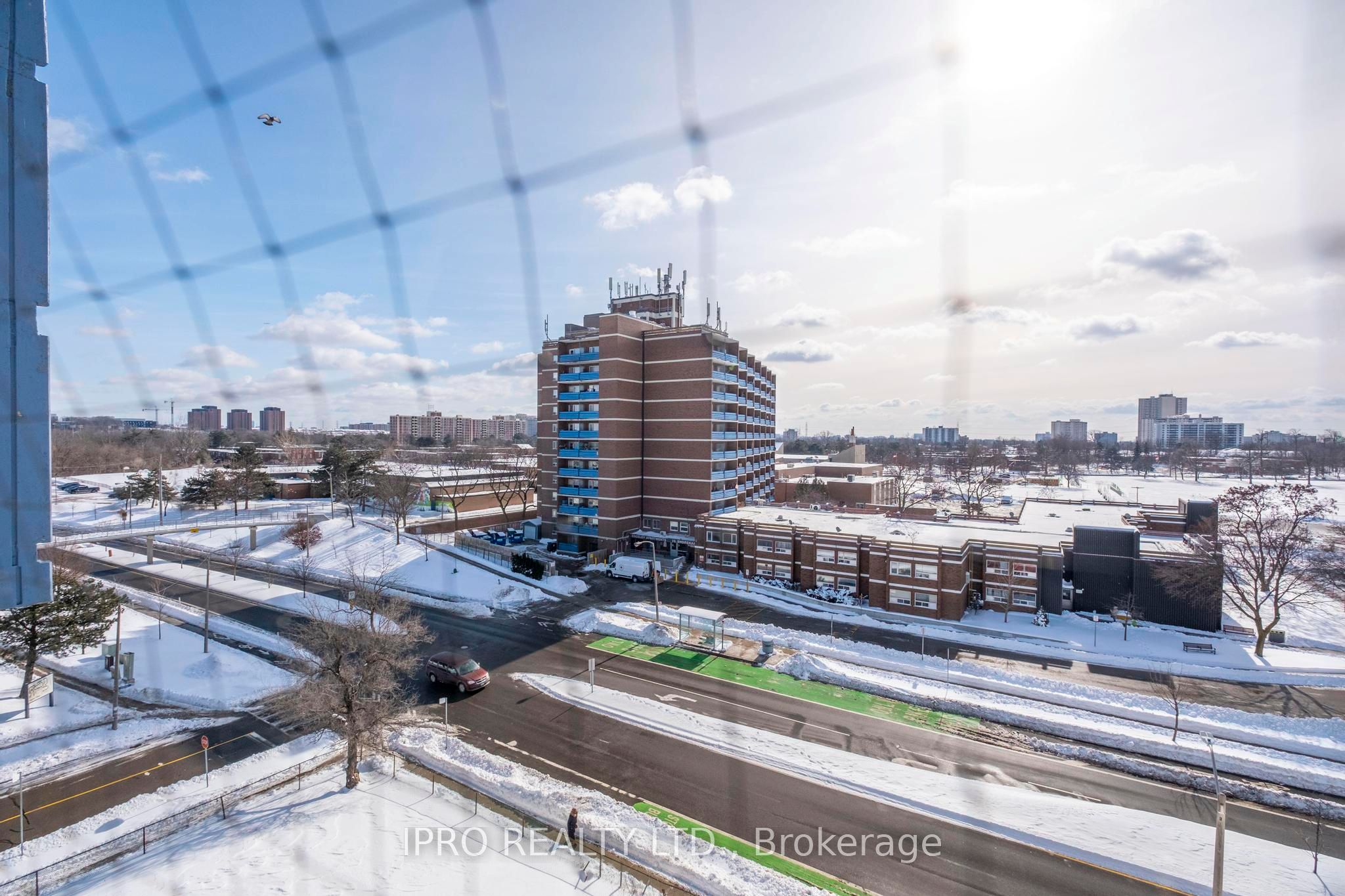 #637 - 4645 Jane Street Property Photo 19
