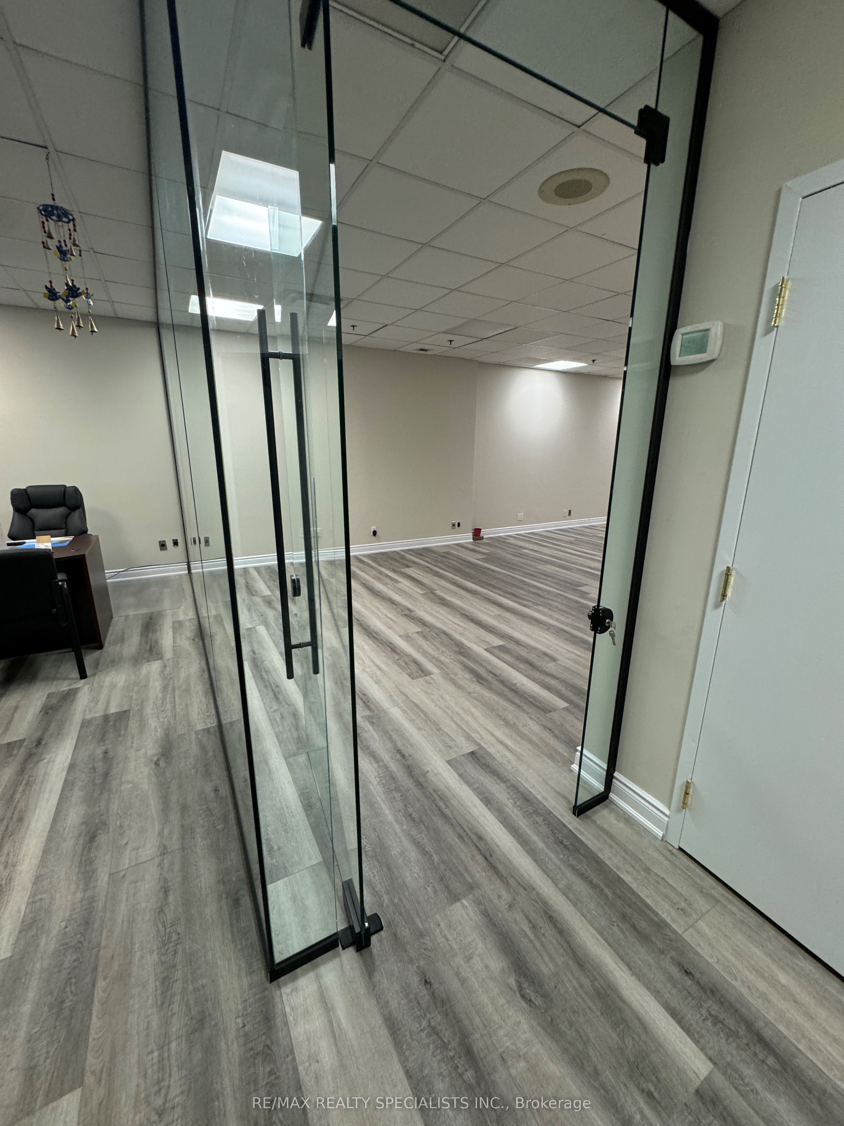 #106 - 50 Burnhamthorpe Road Property Photo 2