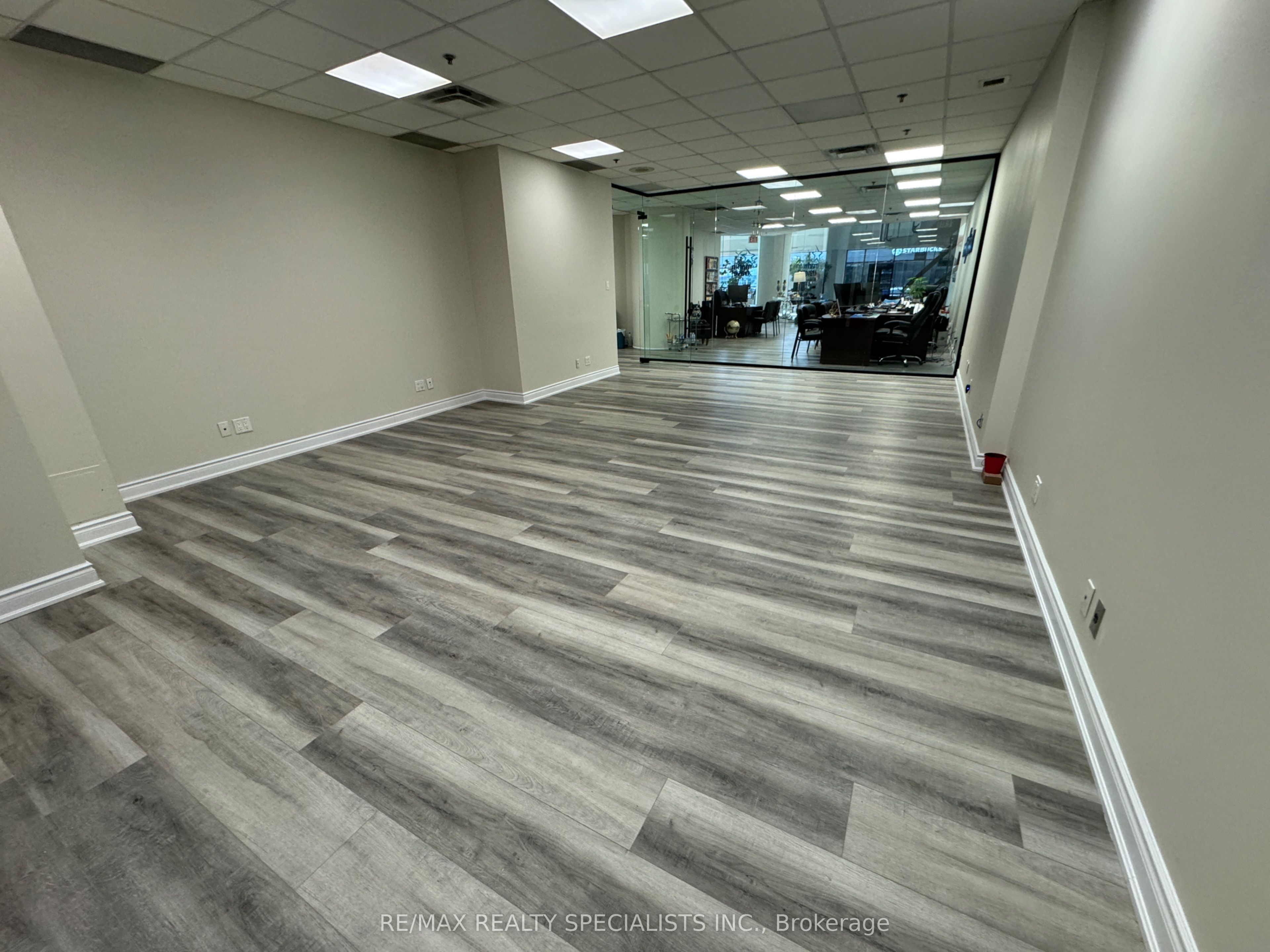 #106 - 50 Burnhamthorpe Road Property Photo 8