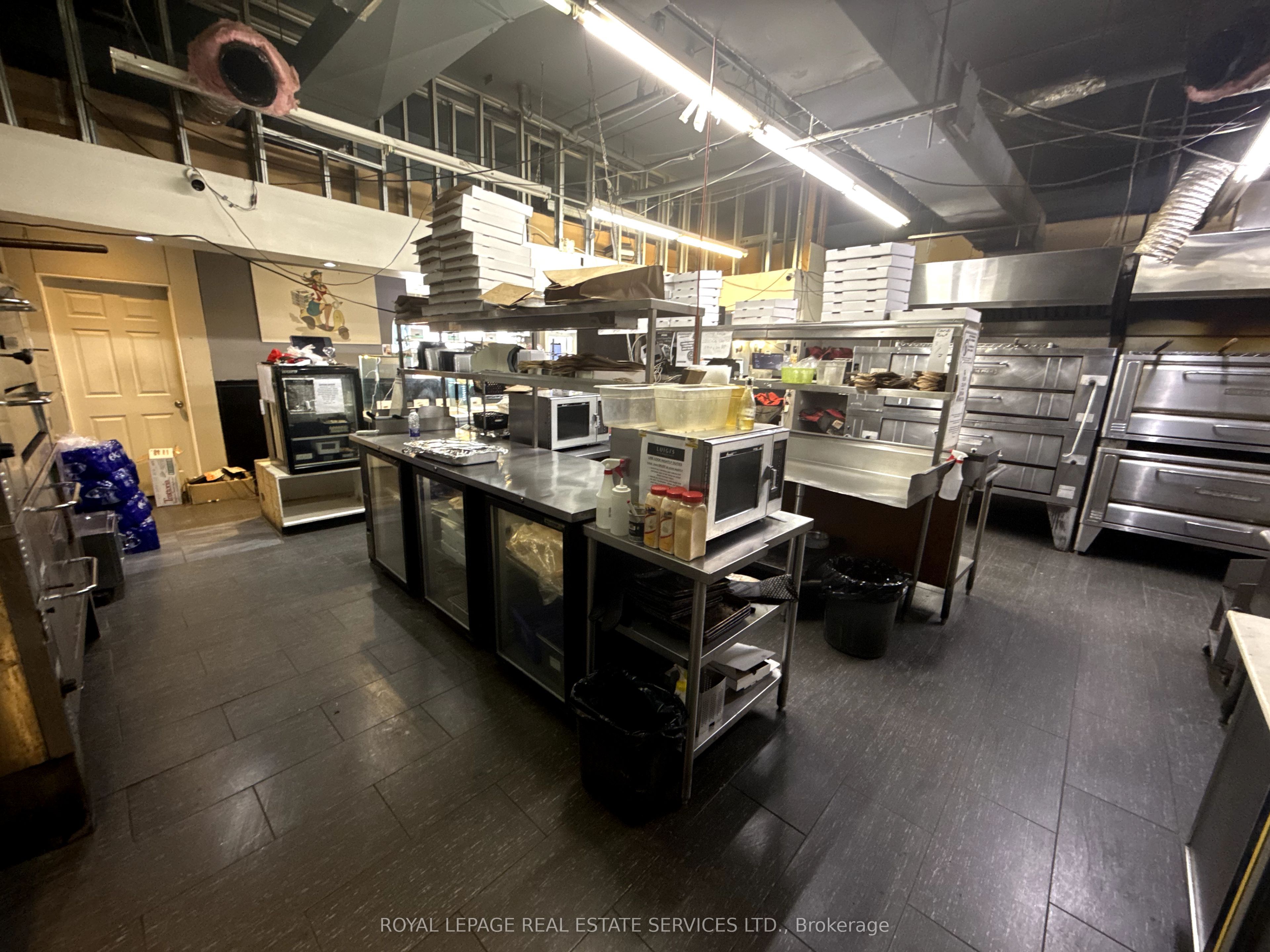 17 Commercial Street Property Photo 9