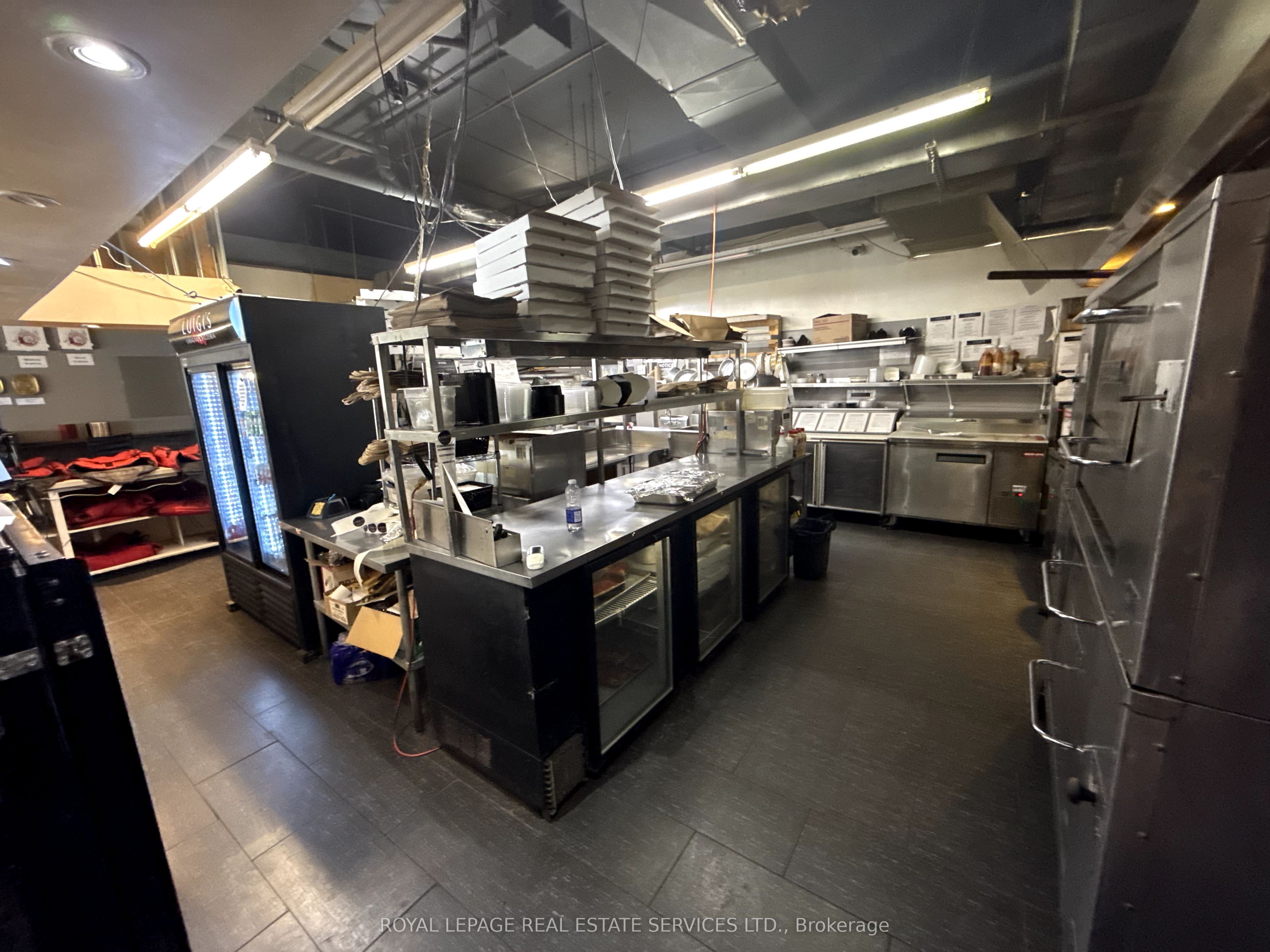 17 Commercial Street Property Photo 11