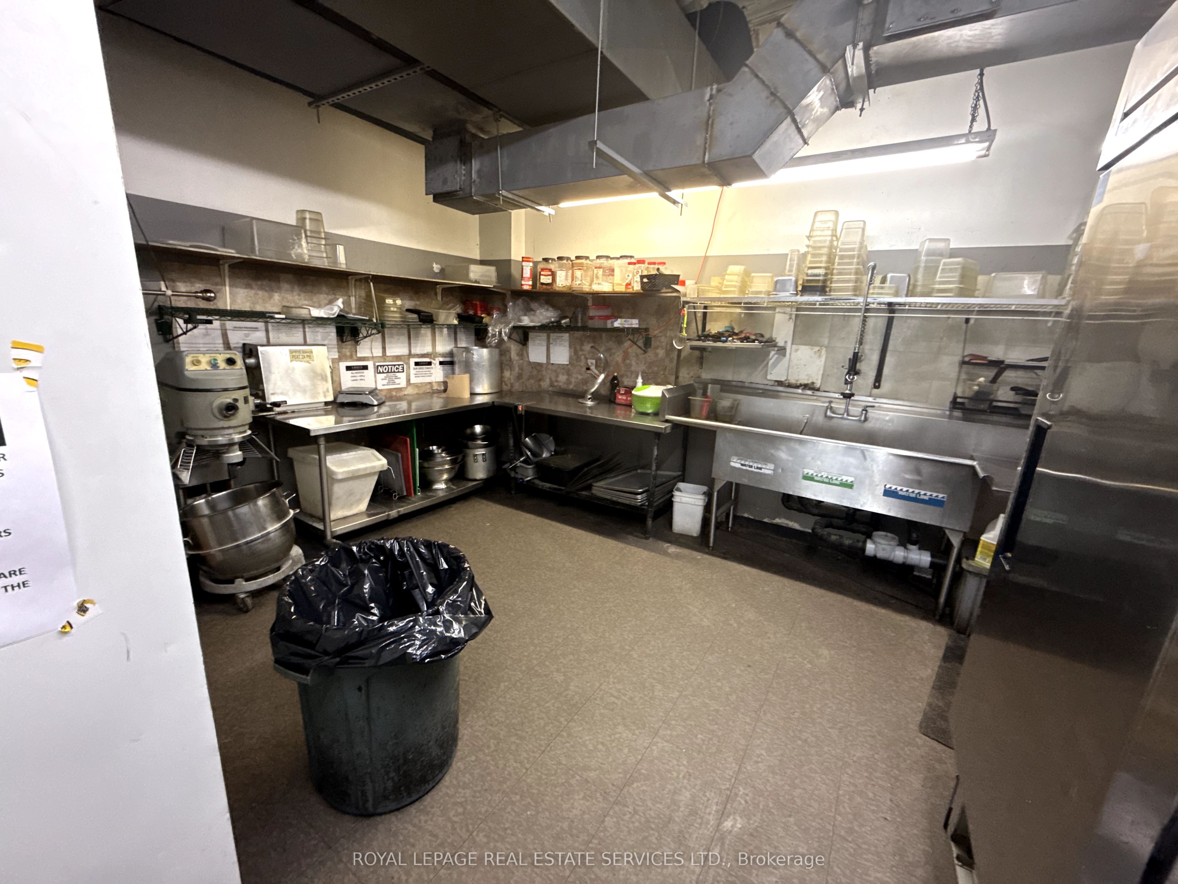 17 Commercial Street Property Photo 12