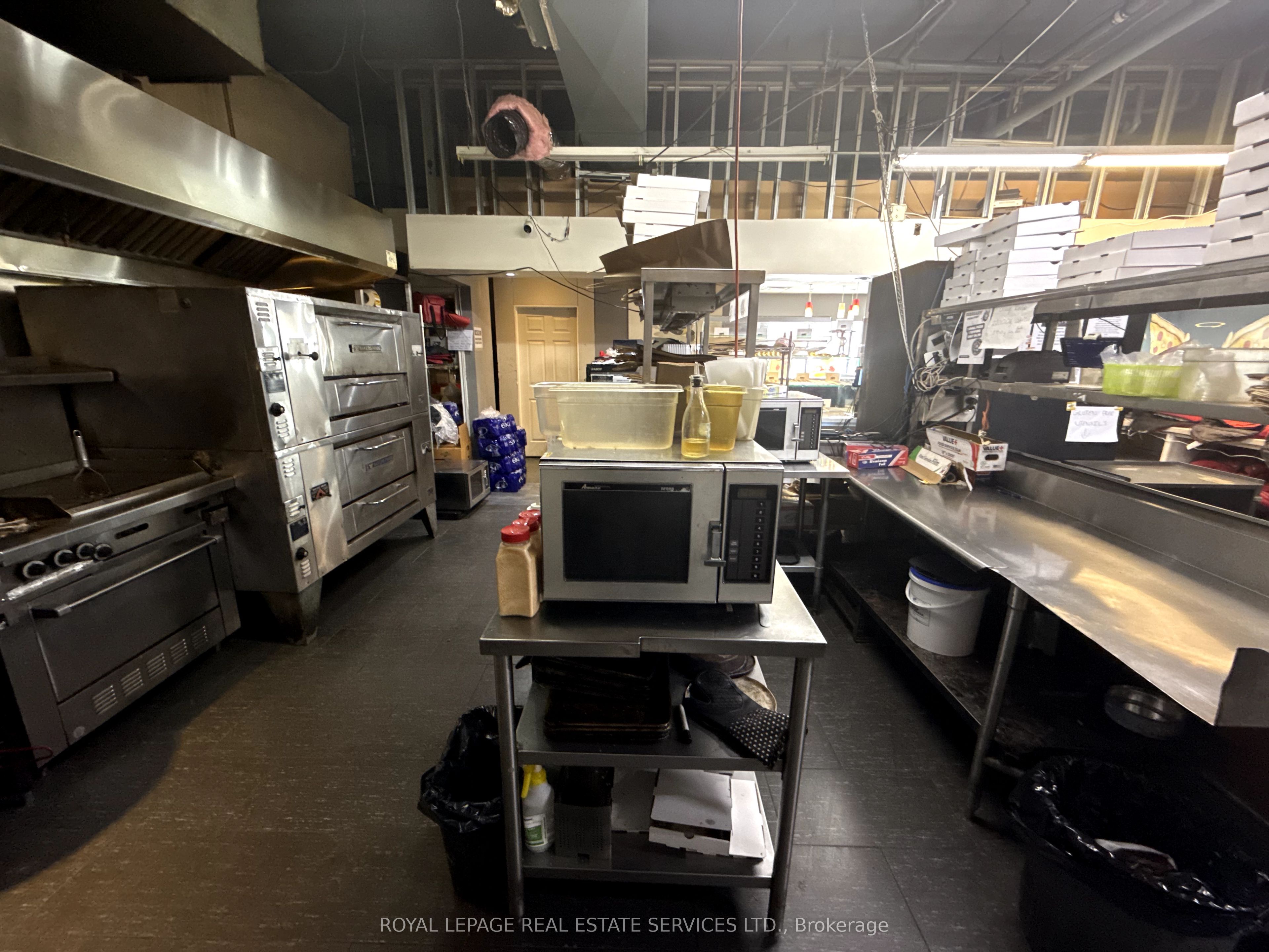 17 Commercial Street Property Photo 13