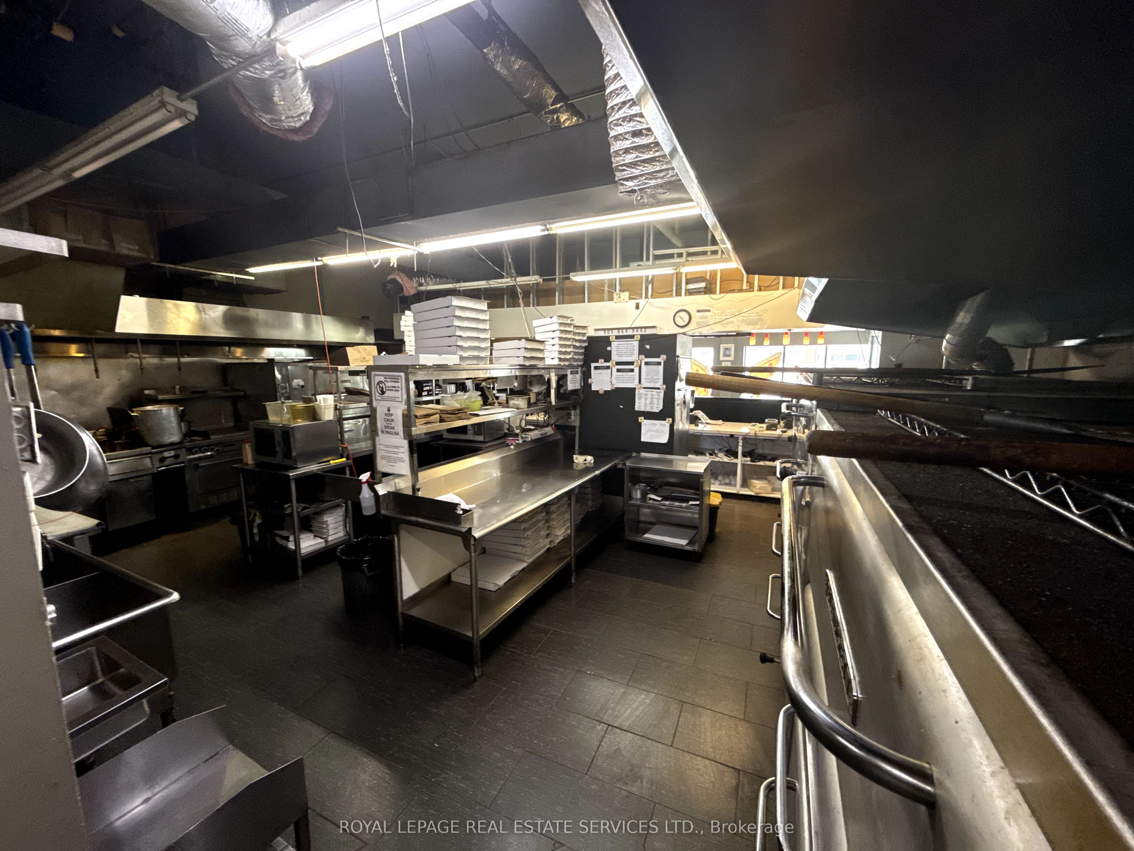 17 Commercial Street Property Photo 16