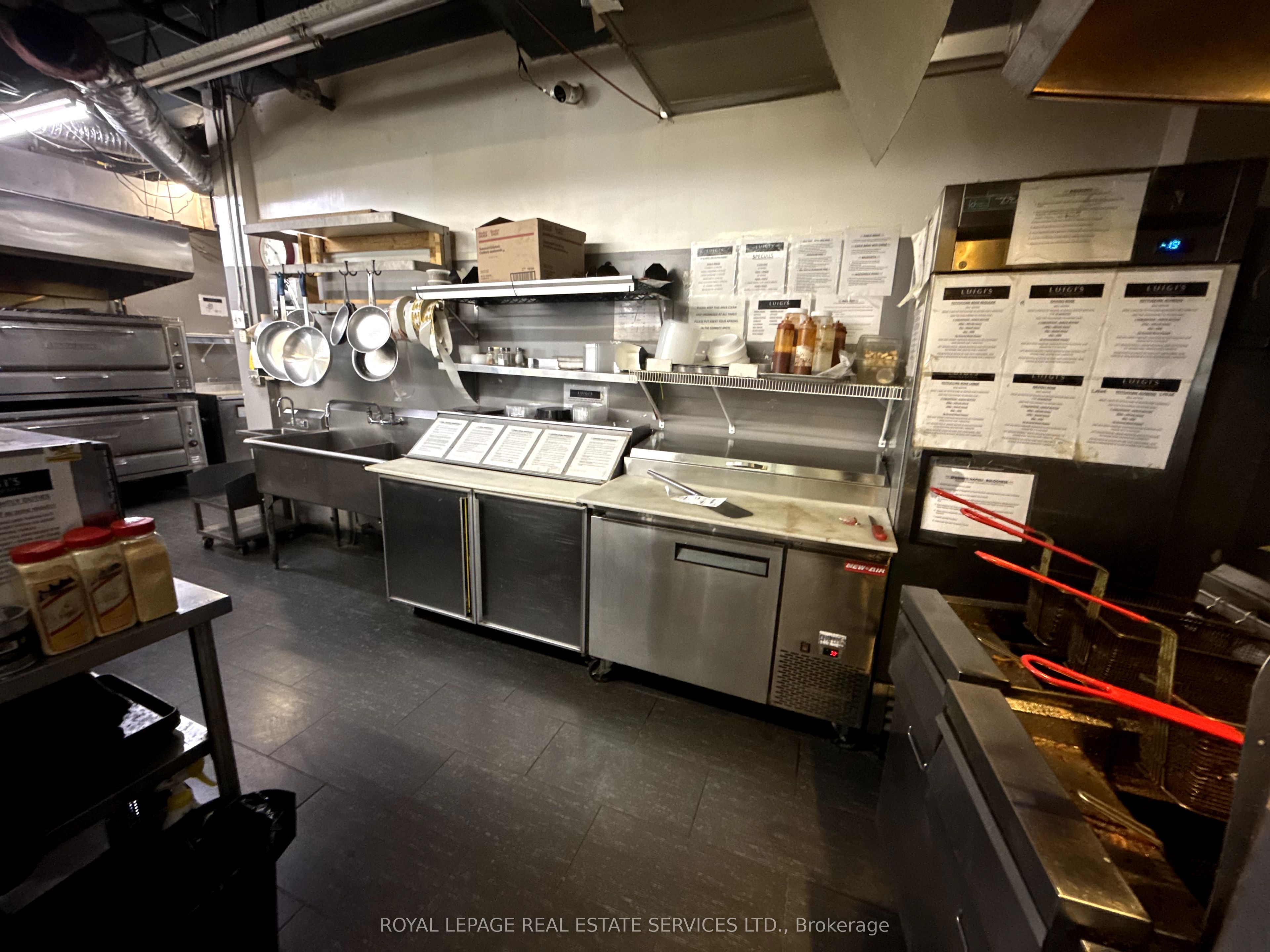 17 Commercial Street Property Photo 19