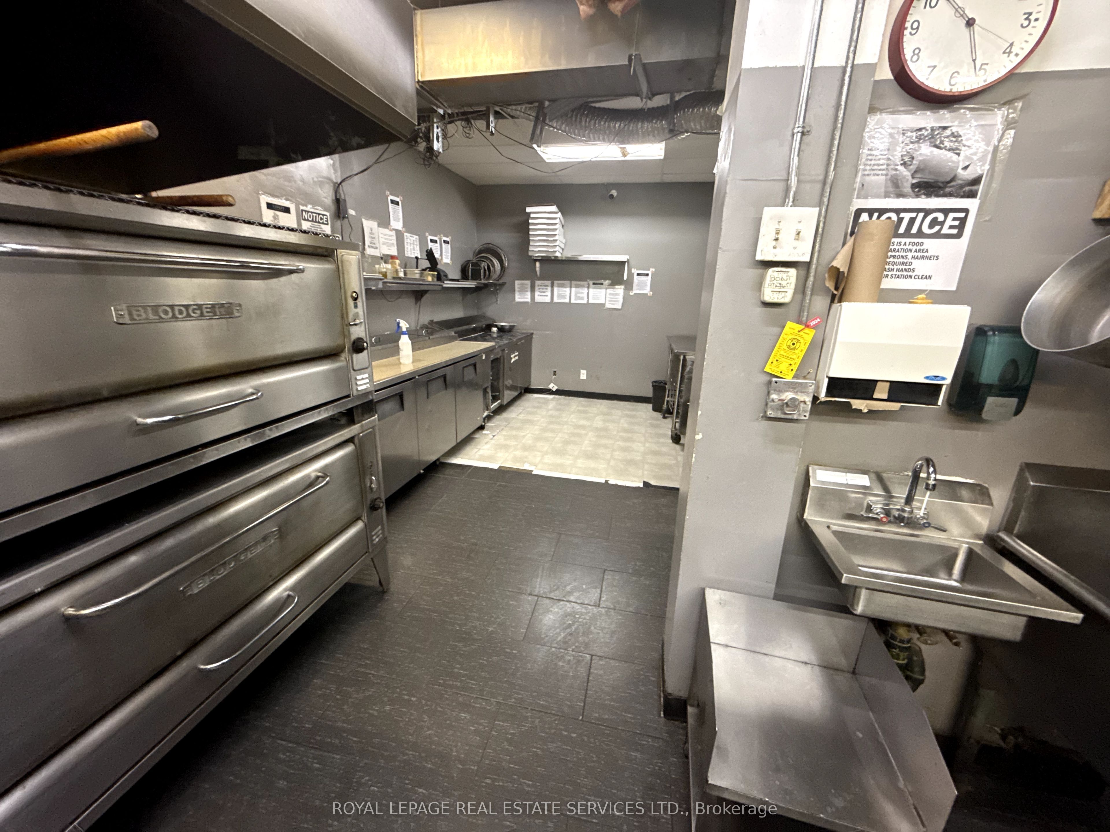 17 Commercial Street Property Photo 23