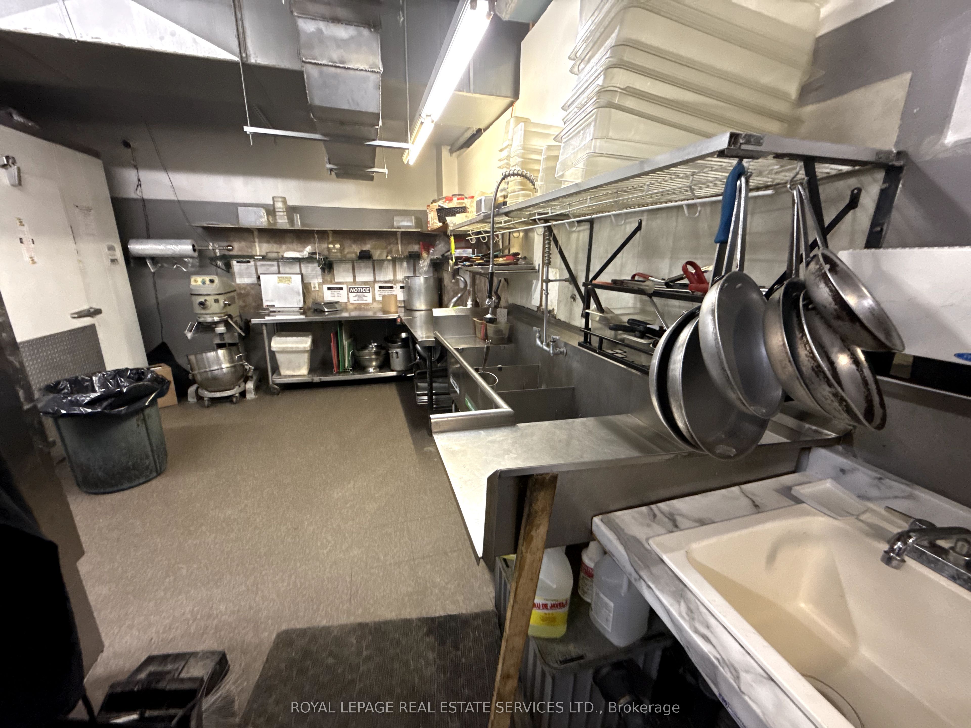 17 Commercial Street Property Photo 26