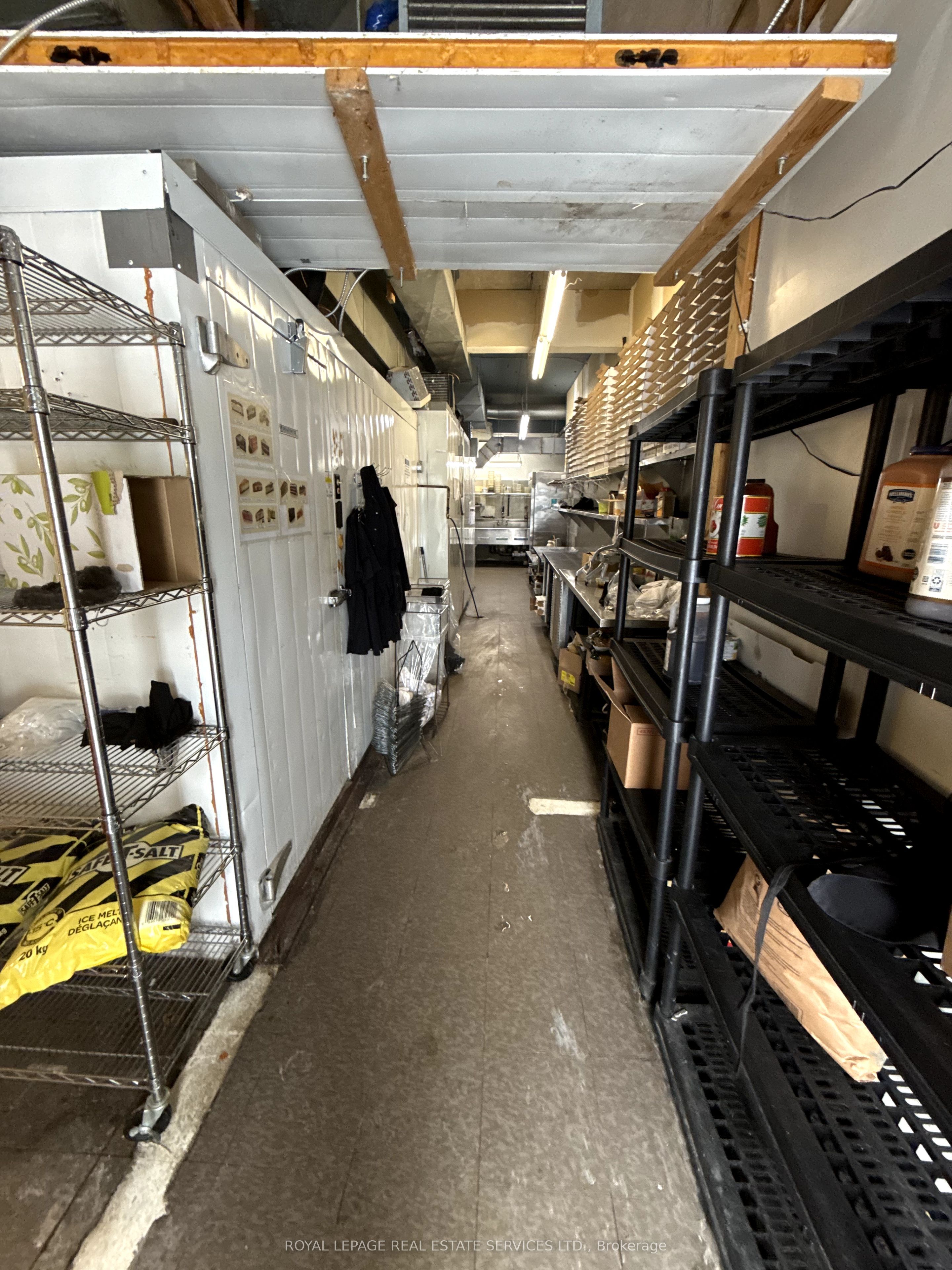 17 Commercial Street Property Photo 28
